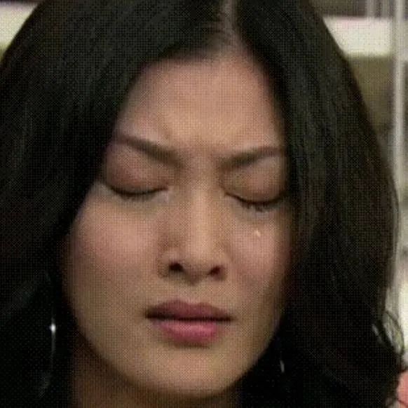 楼上又在大声喿畐，外面又在狂风大雨，男人又在和闺蜜搞在一起。我人生就这样。 