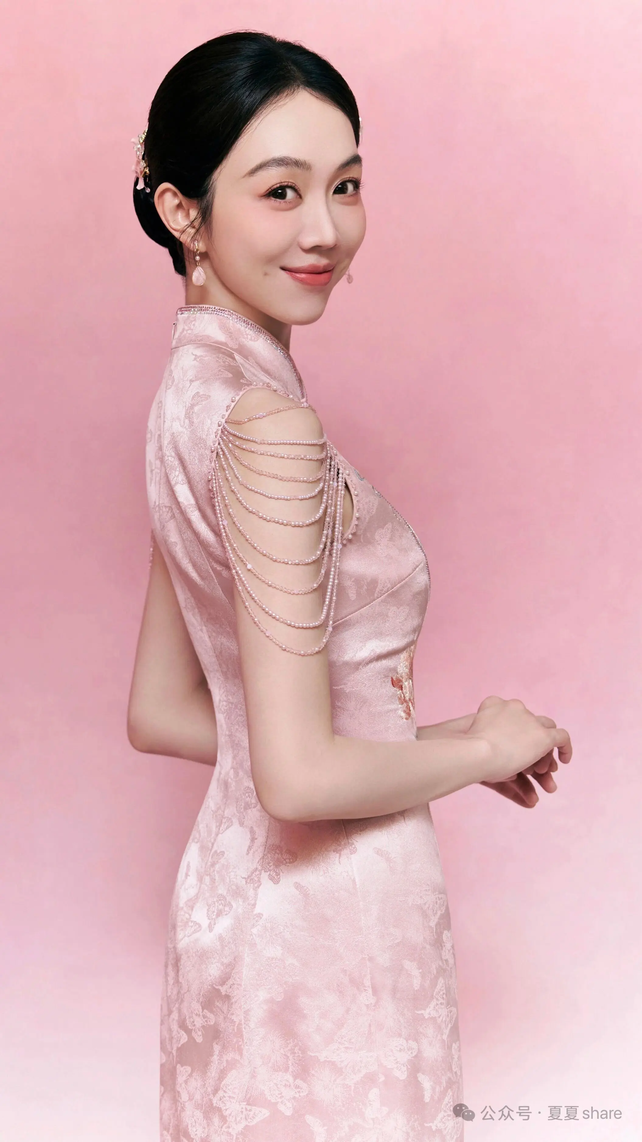 姜妍 粉色旗袍，妥妥国泰民安的脸！！