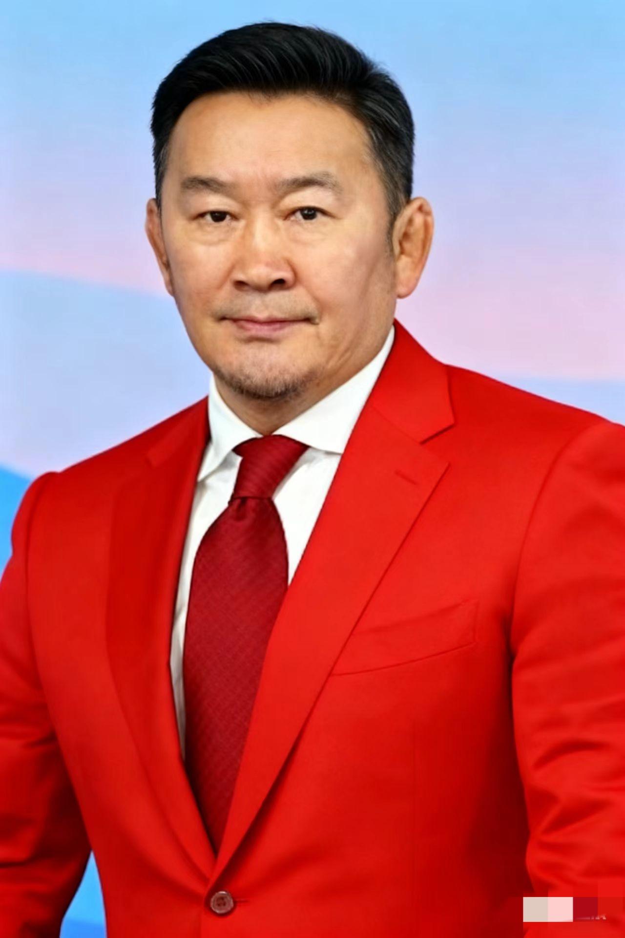 快讯！快讯！
蒙古国突然宣布
蒙古国近期提出与“第三邻国”即美国提升安全合作的可