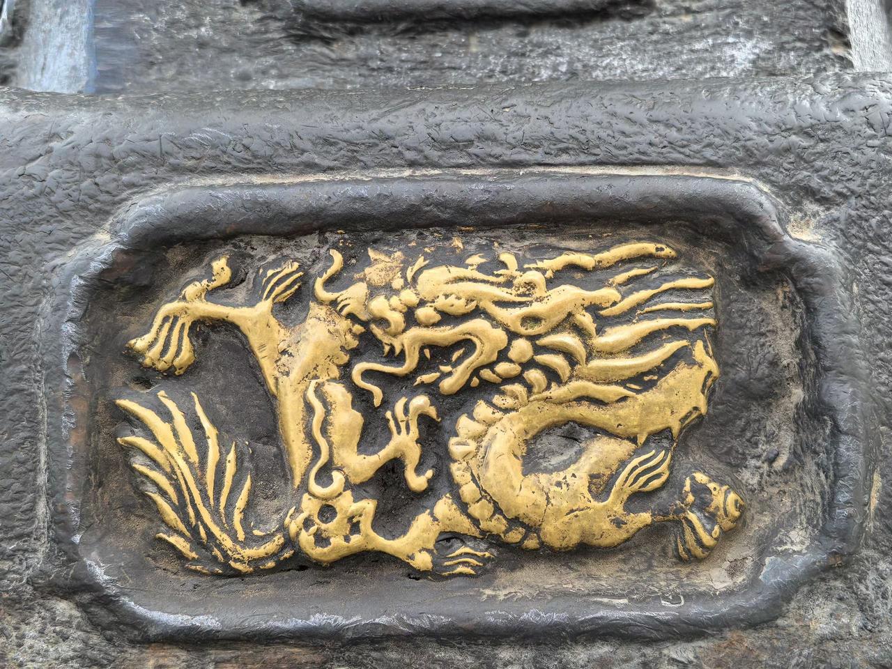 位卑未敢忘忧国。本着对历史对人民高度负责的态度，奋笔疾书几个小时到深夜。我坚信我