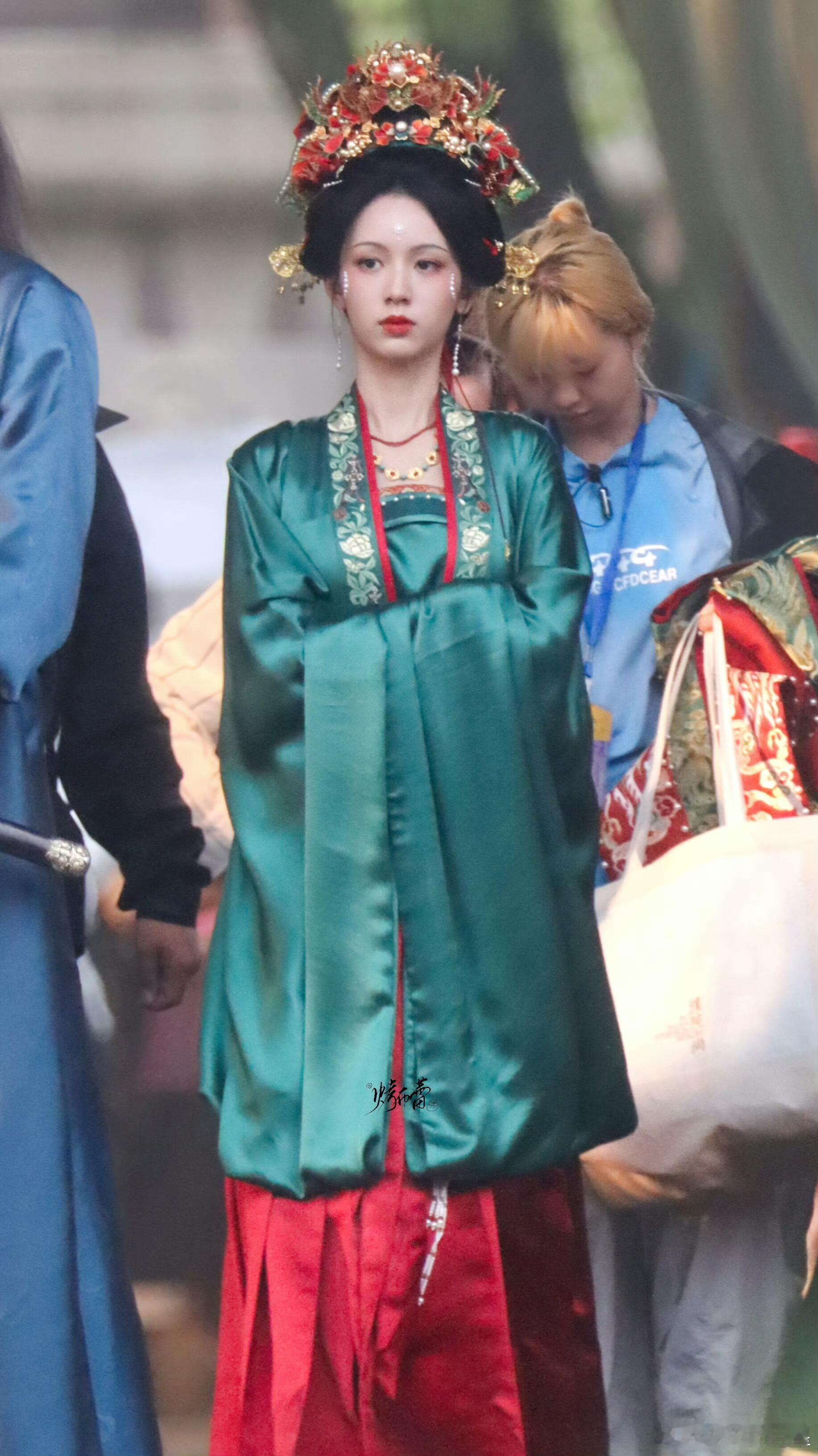 阿湘回来了周也一瓯春婚服造型路透周也一瓯春婚服造型梦回顾湘 ​​​