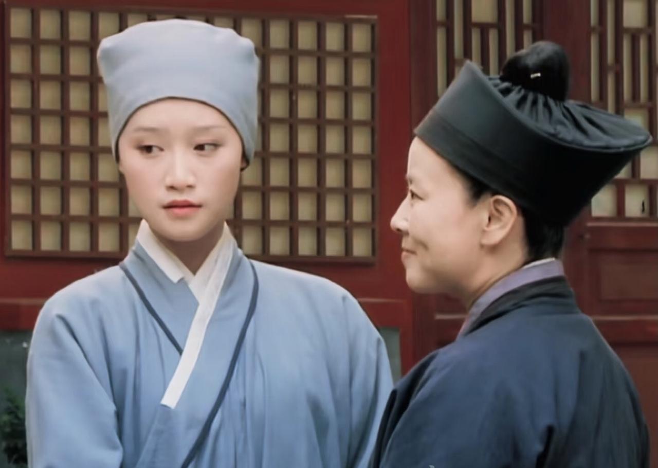 真的是越挖越有，
为什么《甄嬛传》里舒太妃喜欢浣碧，
你想想眉姐姐对胧月明白了吧