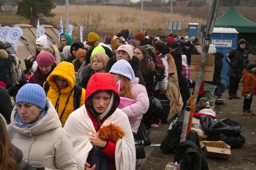 乌克兰不是选错了边，是根本没得选。4600万人，国土比日本加德国还大，结果自家门