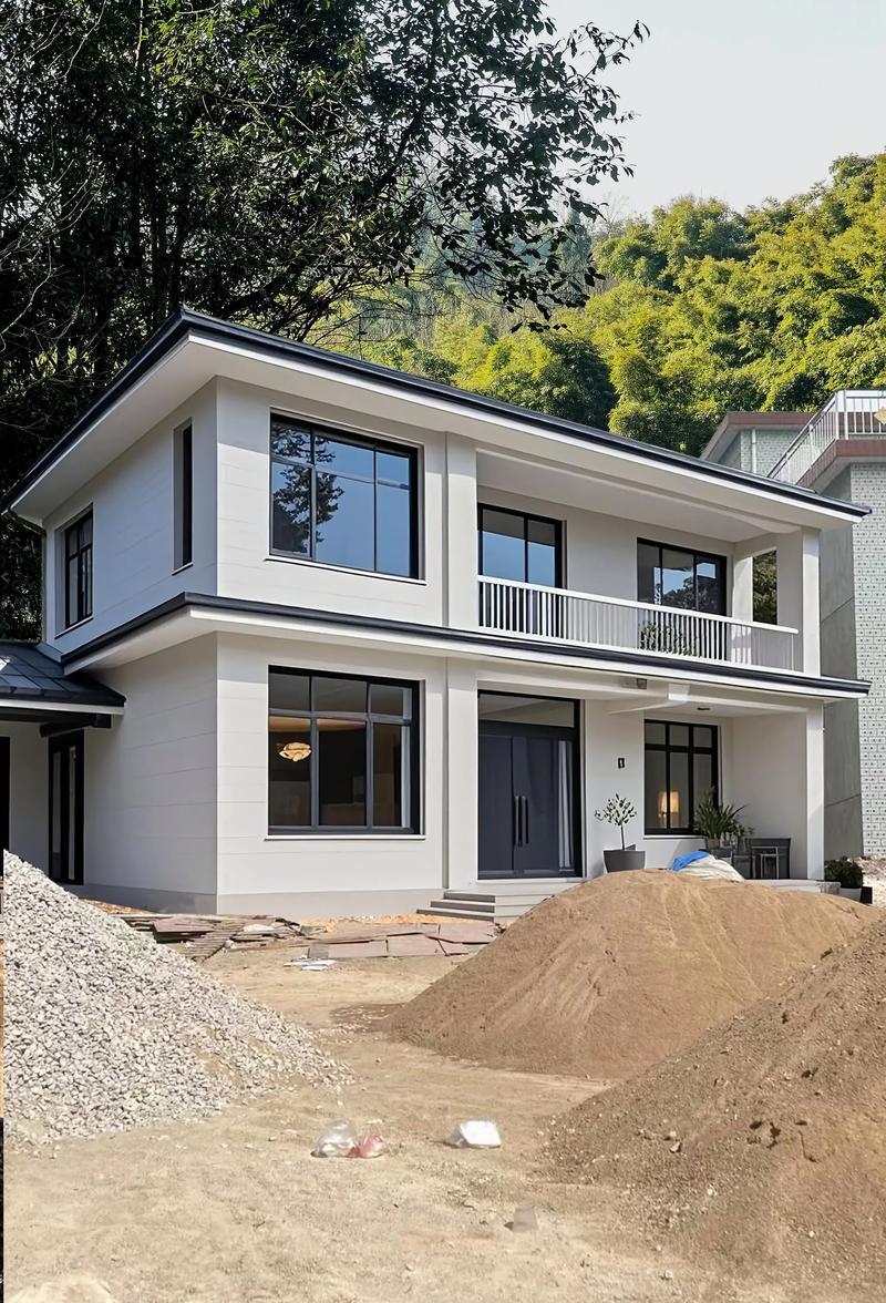 祖传的宅基地所有权究竟归谁 祖传宅基地所有权归属挺复杂的。在中国，一切土地归国家