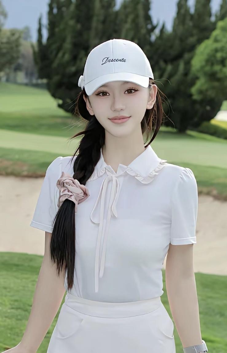 什么样的女孩可以被称为美女美女必须要漂亮，长相漂亮、素颜漂亮、身材比例非常好，性