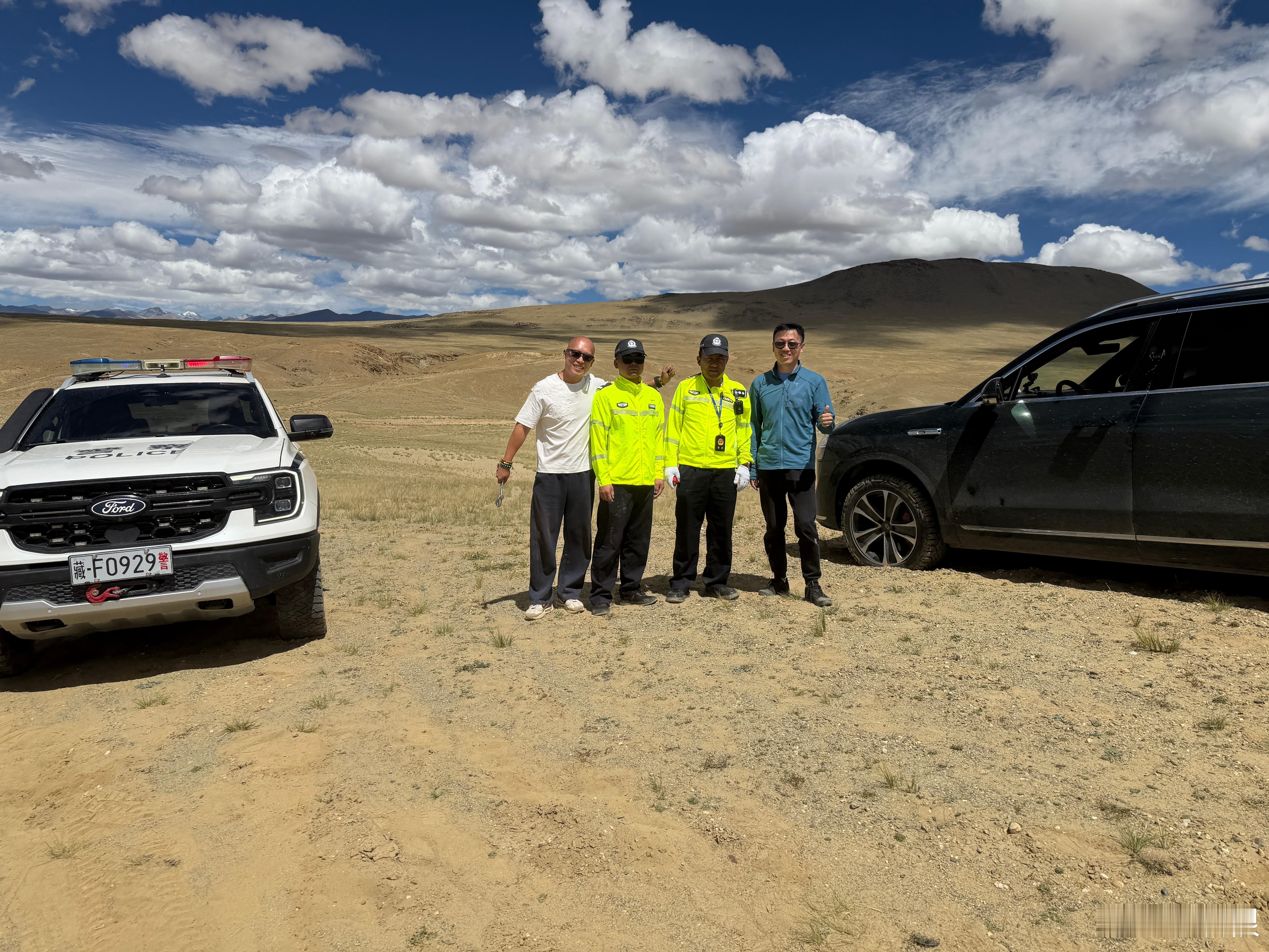 大结局。正在安排锦旗。我说能不能支付一个救援费，或者发个红包？交警同志坚决不收！