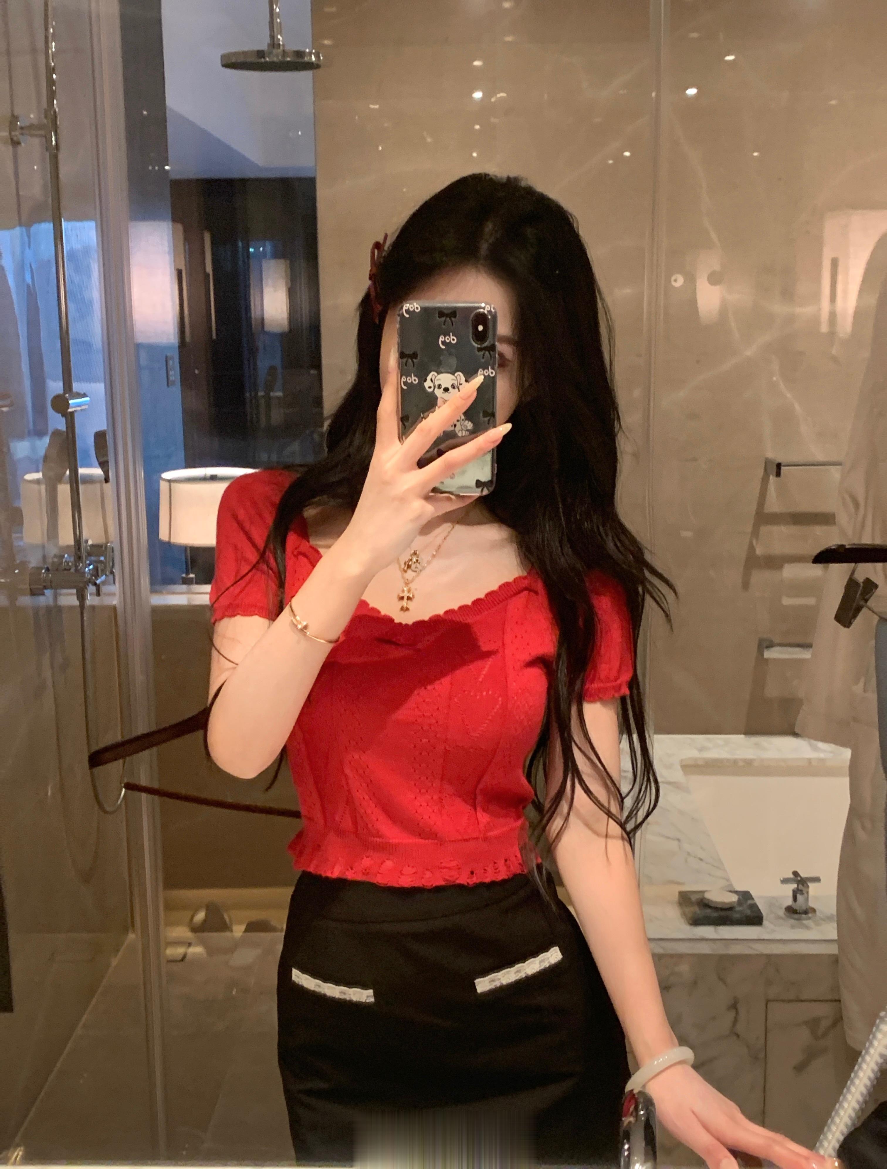 朗姆粉雾🩰好一个少女针织短袖！日常的纯欲感最是迷人🥂仔细看针织纹路有爱心 还