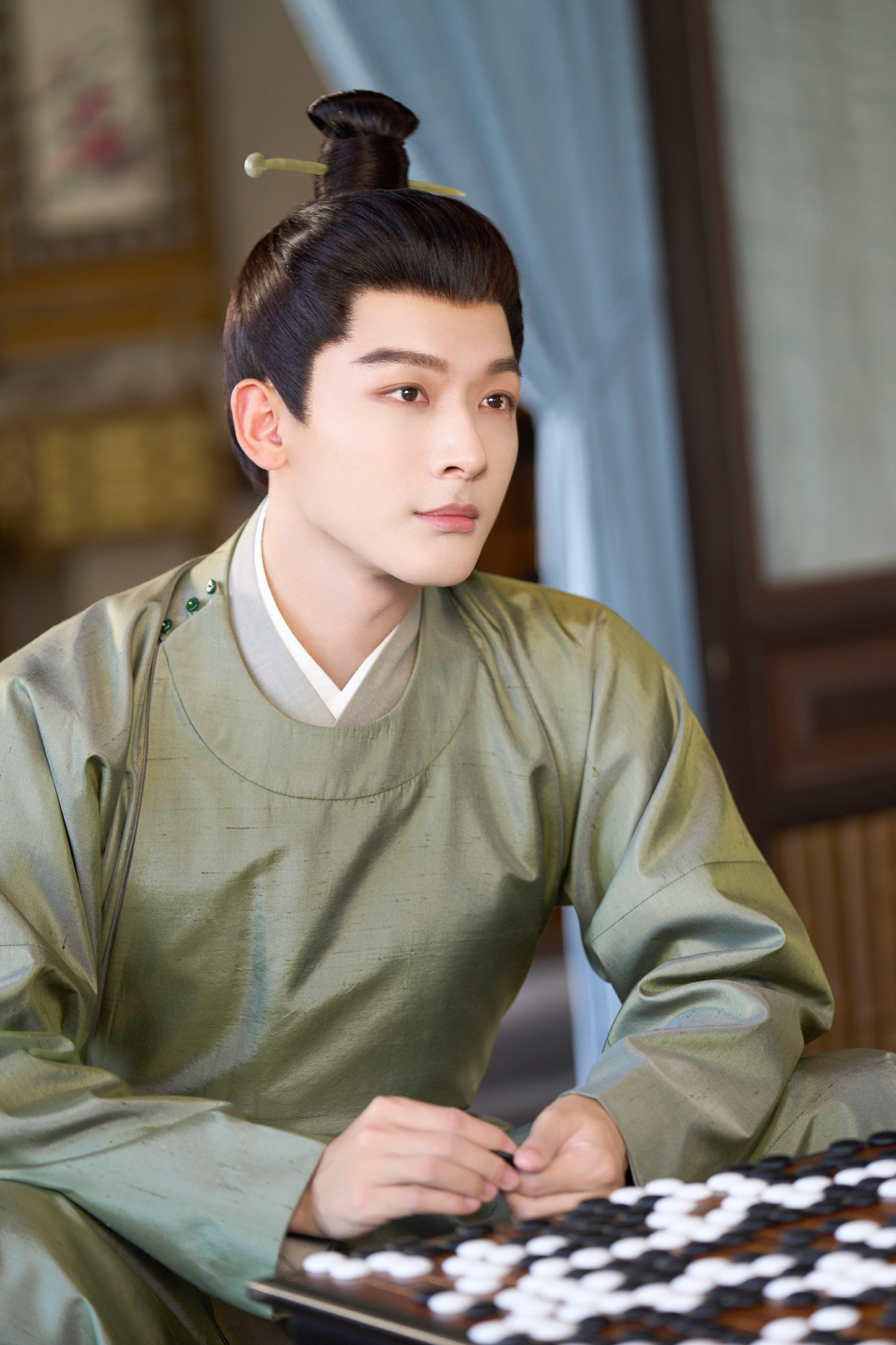 #张晚意 我的目标是破3万# 张晚意无论是古代，还是现代，真的不是那种第一眼看上