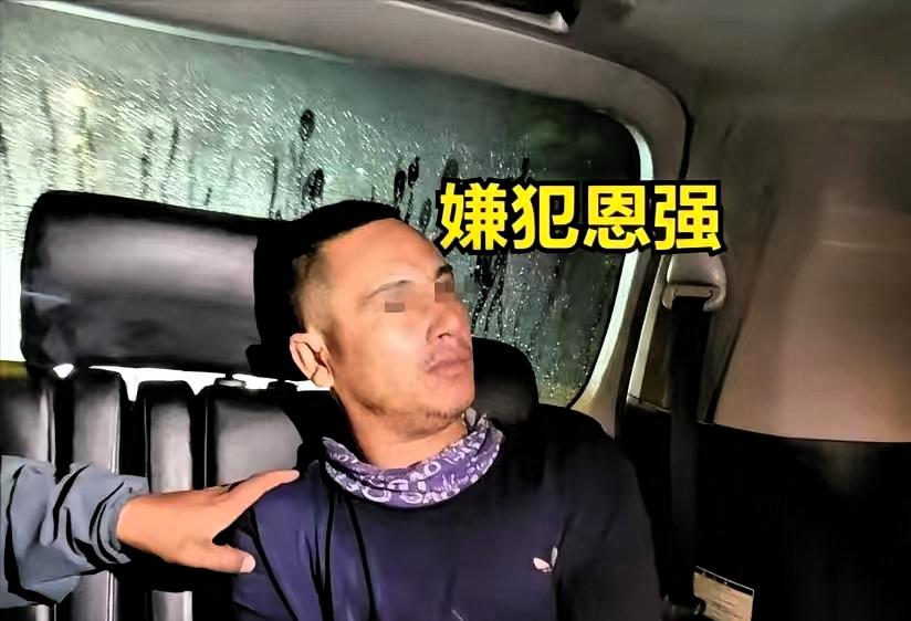 47岁的中国籍女医生，在自己金边开的紫云诊所——也是她平时夜宿的住处里，被同小区