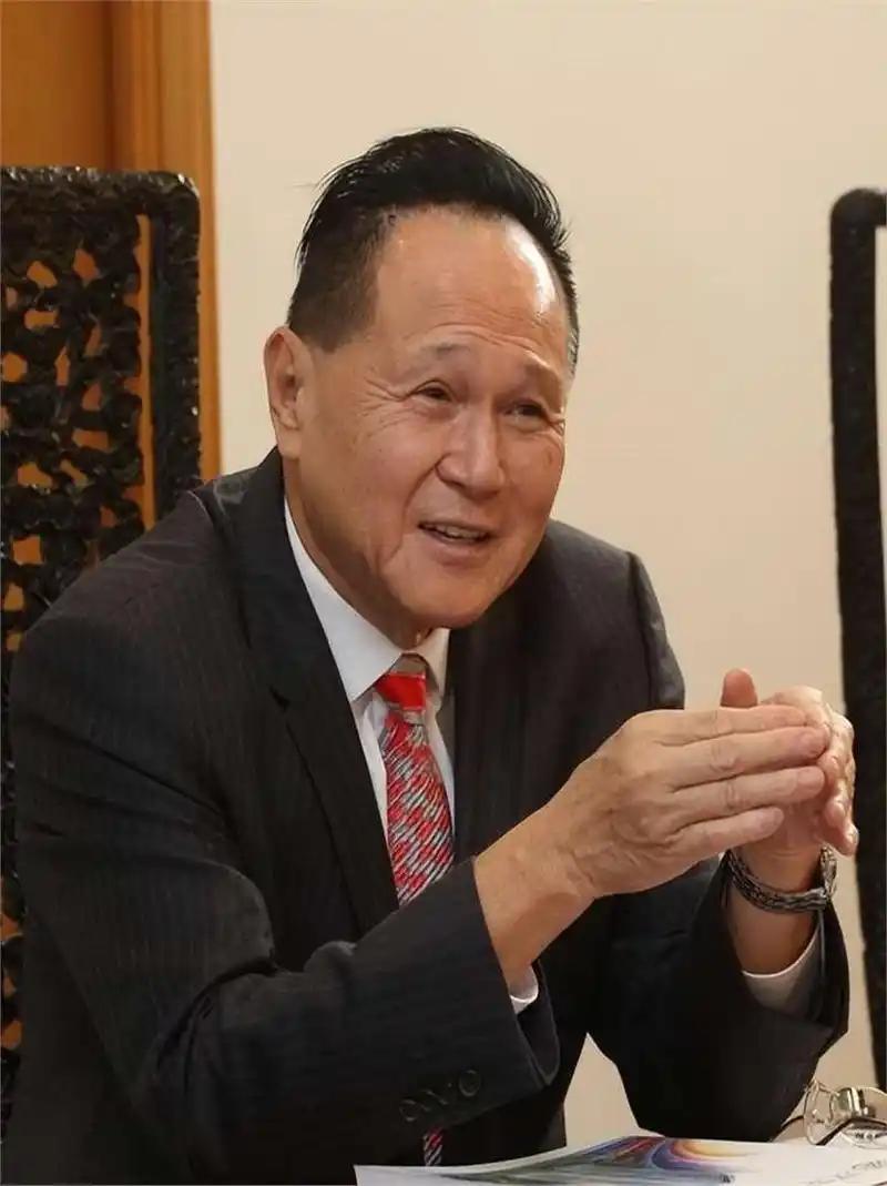 记住一句话：能用钱解决的问题，别透支感情；能用真情捂热的人，别辜负真心。既无金银