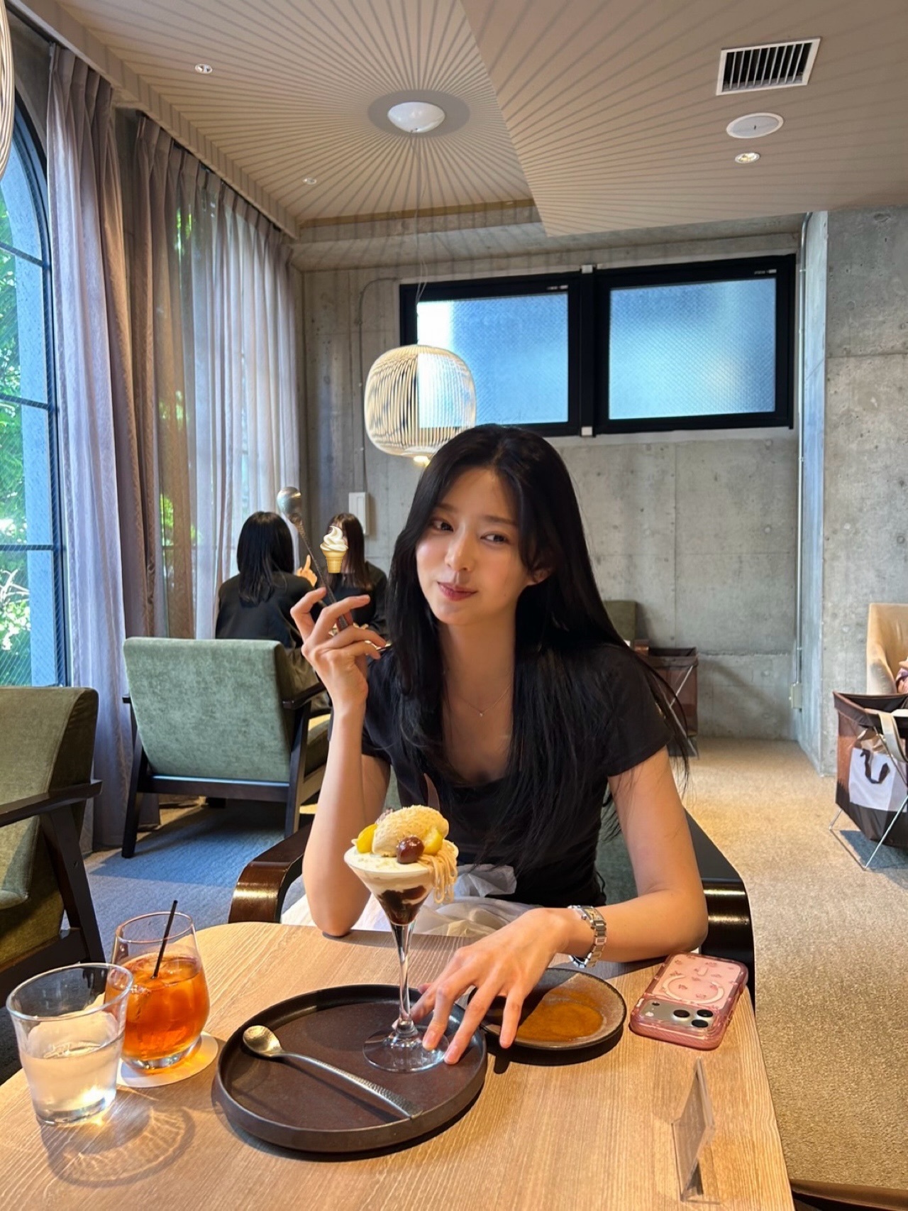 金珉周 INS更新🖤🥐 