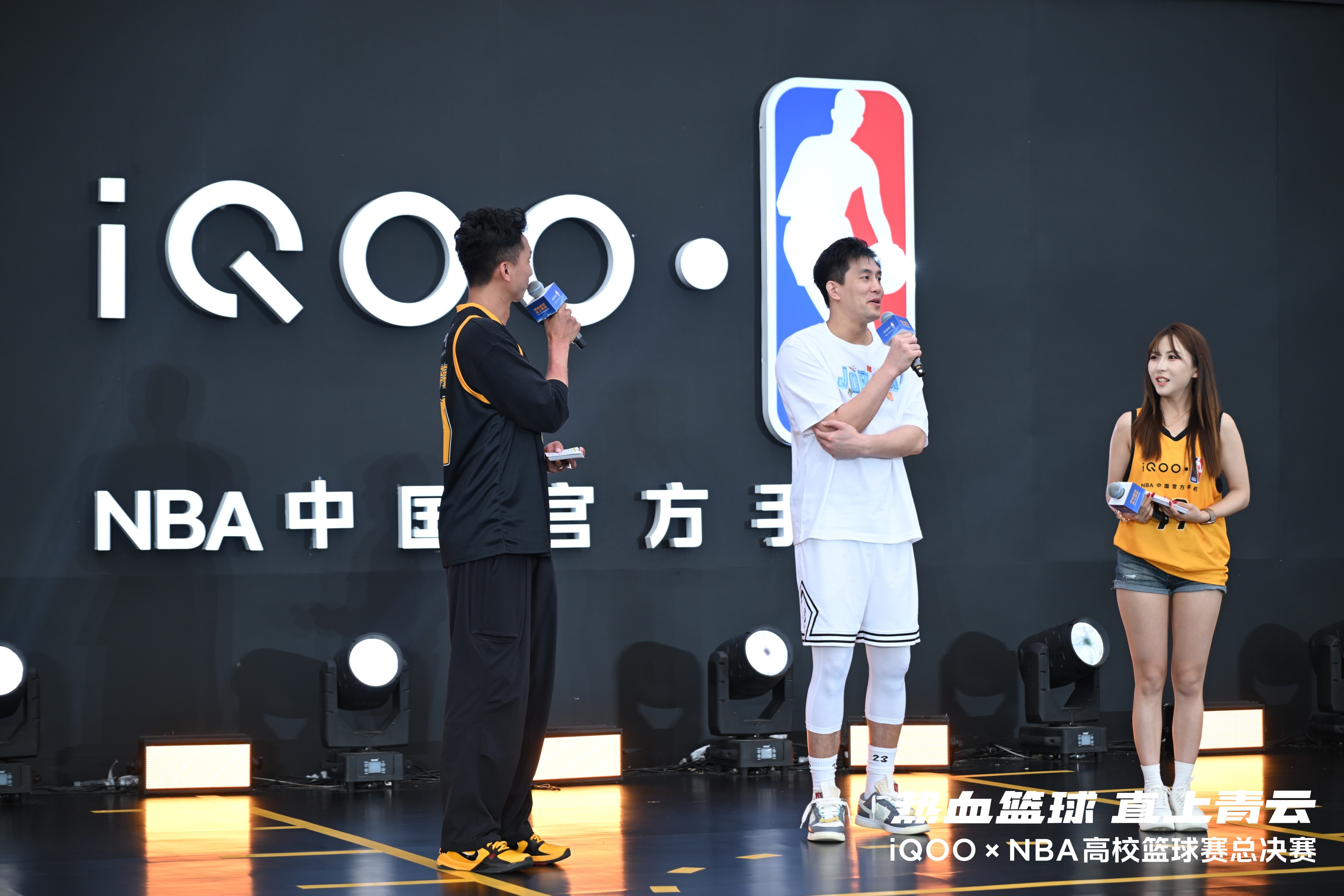 iqooNBA 谁懂啊！现场看篮球赛也太爽了吧！现场氛围直接炸场，球员们的配合、
