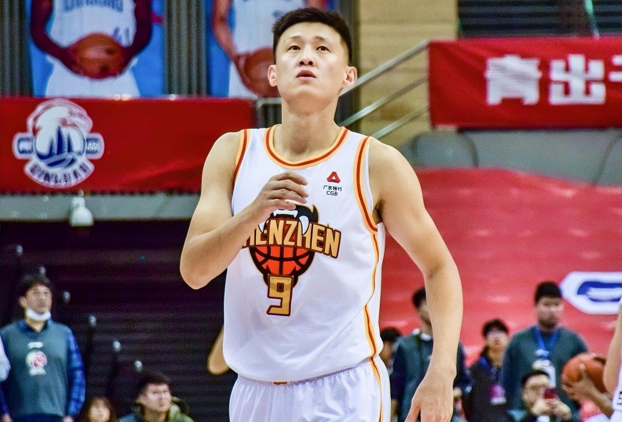 贺希宁：周队，你现在的状态跟年纪打打弱队还是可以刷刷数据的嘛？？？
周鹏：那你这