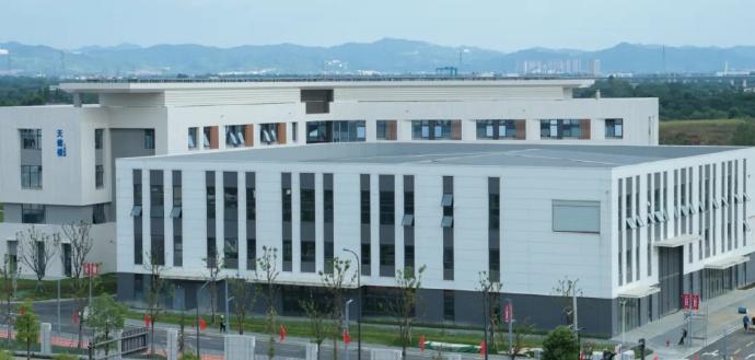 【正式启用！成都又一高校新校区来了】10月10日，@成都航空职业技术大学 新都校