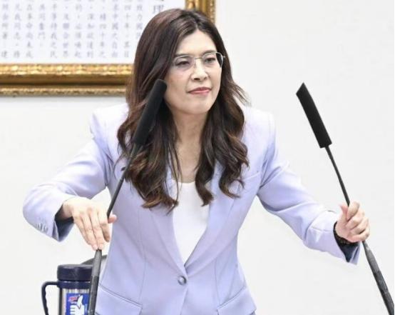 59:0！台湾 7800 亿防务预算案全票通过！卢秀燕、韩国瑜劝动郑丽文成最大变