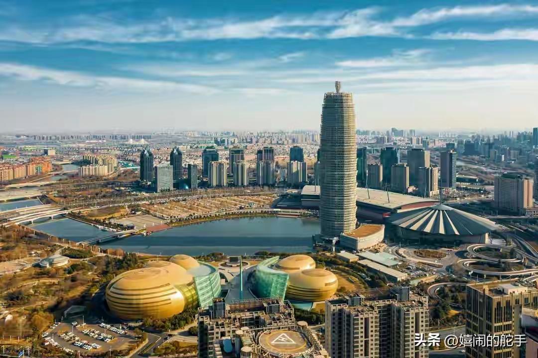 郑州发展目前有二架发动机在启动！一架是名义归郑州.实际省直管，航空港区和为郑开一