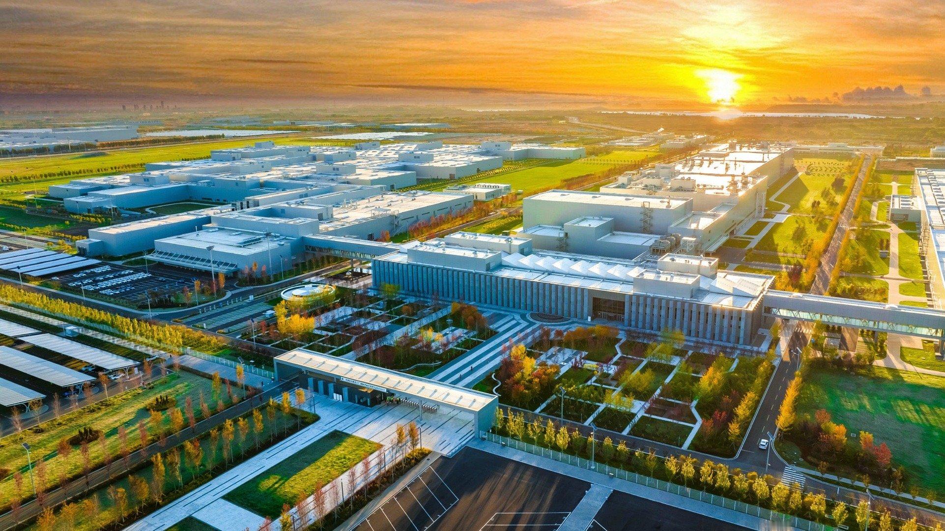 宝马集团深化净零排放进程，公布最新减排目标：2035年较2019年减排至少600