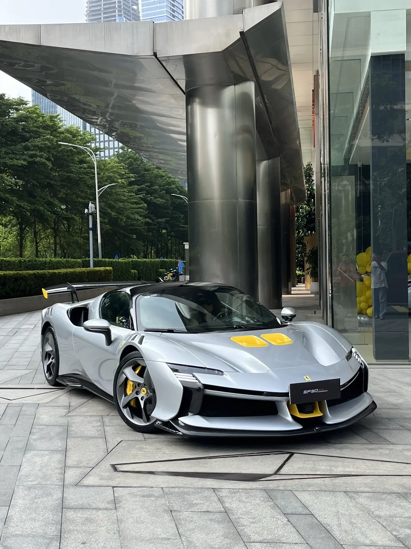 “极致的赛道美学”