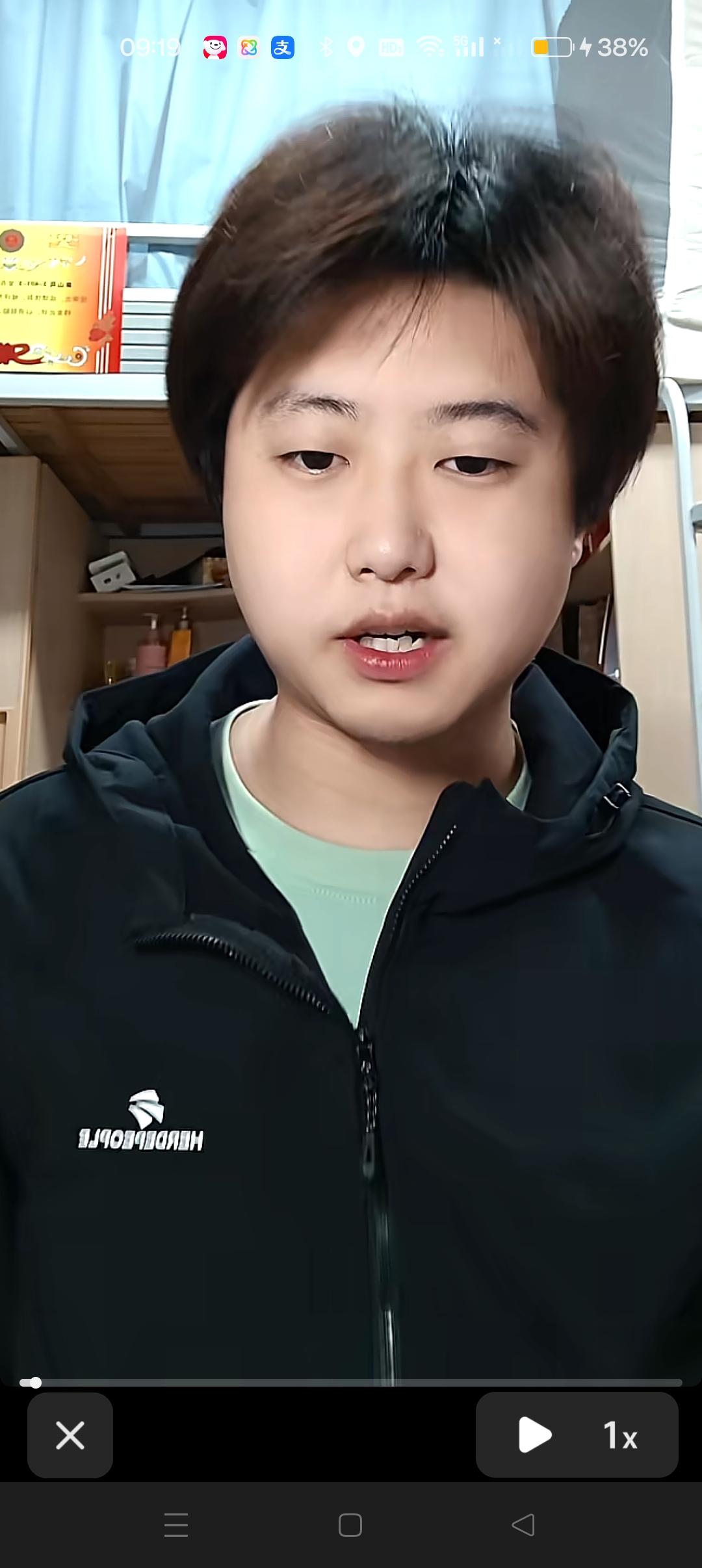 孙卓来咯！😍
他说：秋天来临，大家要买秋装的19号找我哈，还有361的鞋😊 