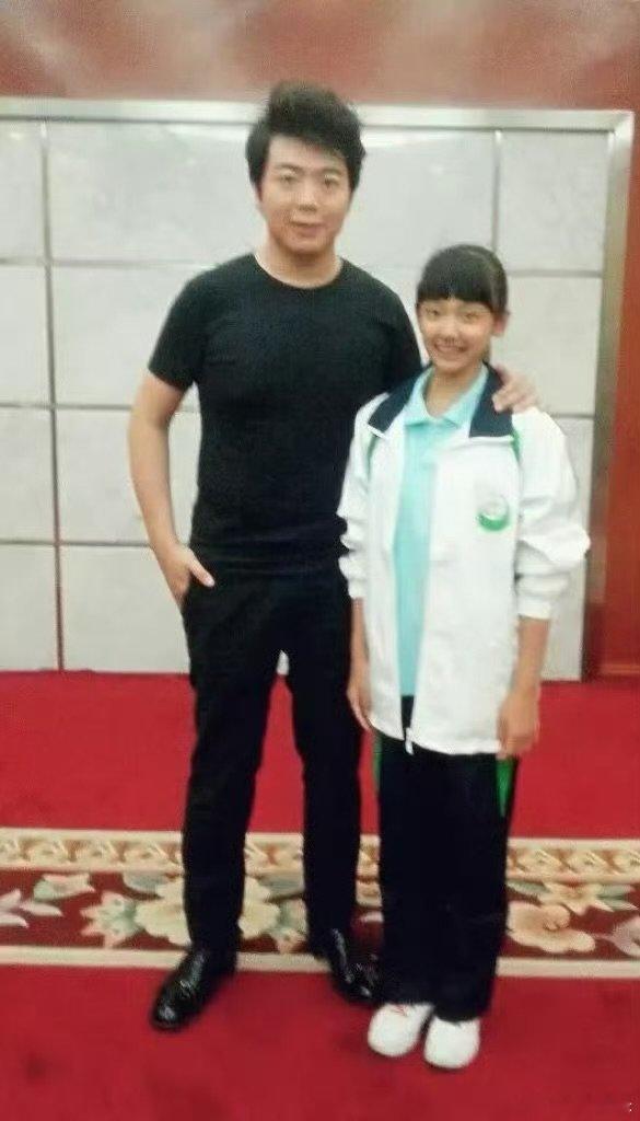 宁艺卓郎朗小时候vs现在合照宁艺卓郎朗早期合照宁艺卓郎朗小时候vs现在合照，当年