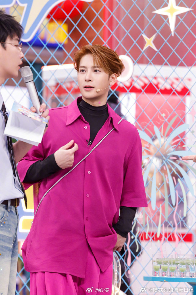 王嘉尔你好星期六你好星期六综艺感天生自带，能活跃气氛又不抢风头，分寸感刚刚好，让