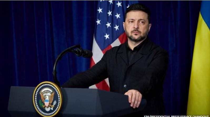 泽连斯基否认莫斯科指控称基辅试图袭击普京住所
乌克兰总统弗拉基米尔·泽连斯基周一