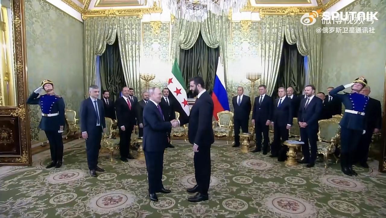 由来只有新人笑，有谁听到旧人哭？据俄罗斯卫星通讯社报道，俄总统普京在克里姆林宫隆