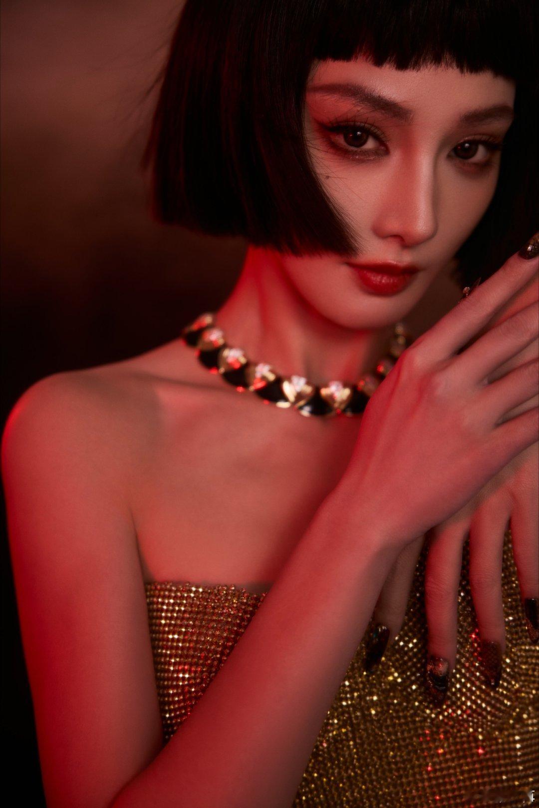 彭小苒完全没有年龄焦虑 彭小苒没有年龄焦虑，很自信的美女。 