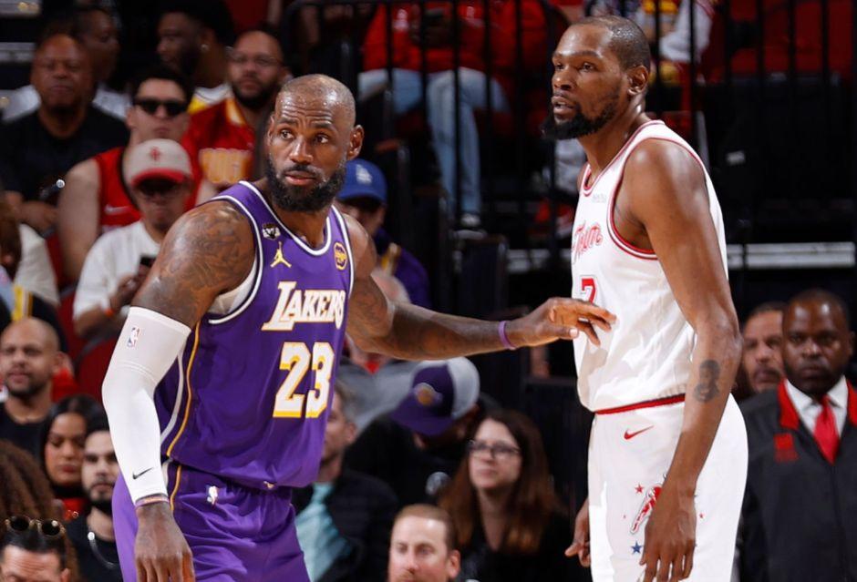 今天比赛之后，首轮还没赢过球的就只剩火箭和太阳了

太阳那边希望不大，雷霆全副武