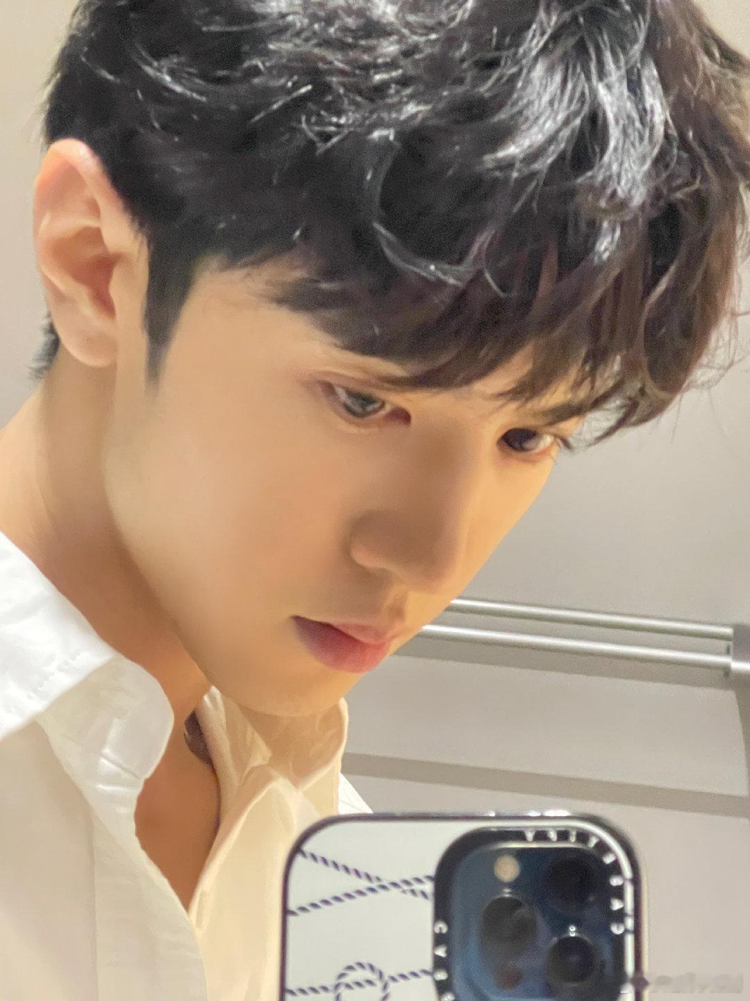 #陈哲远卷毛男大# 陈哲远这发型卷毛男大即视感[送花花][送花花]！好帅！好帅[