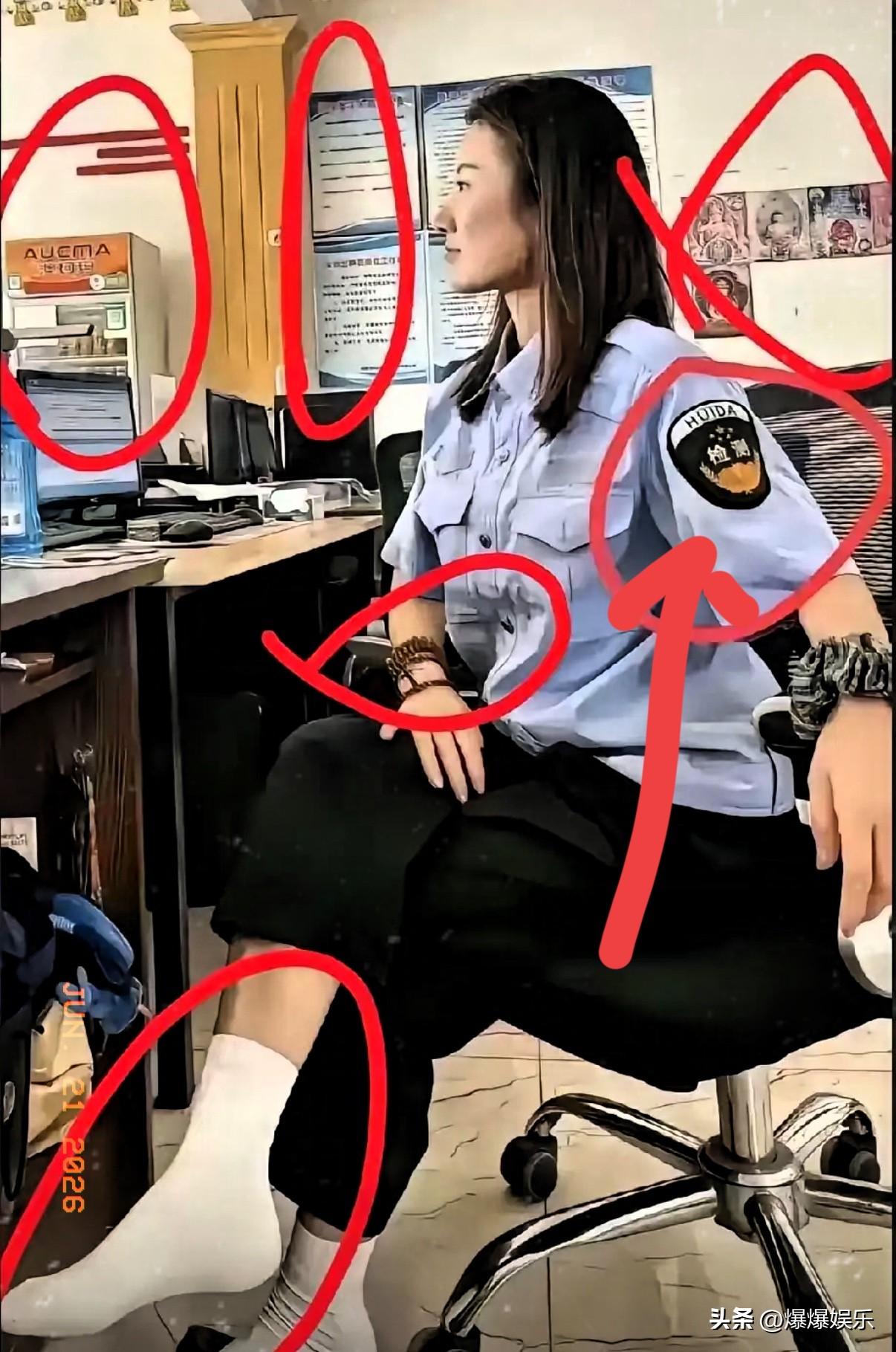 最近一张带检测臂章的照片在网上传开，不少网友直接认定是体制内人员，还质疑着装违反