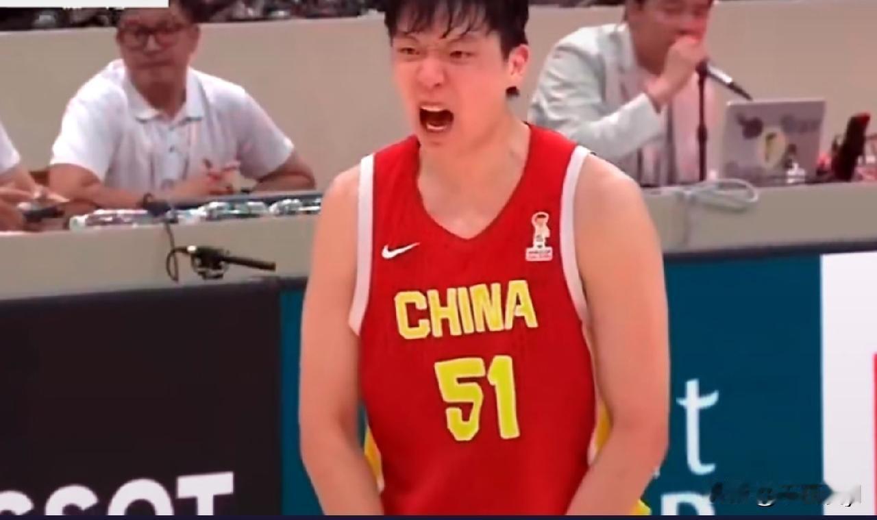 杨翰森准绝杀中国男篮取胜
8月31日晚中国男篮与黎巴嫩男篮在浙江诸暨进行了世预赛
