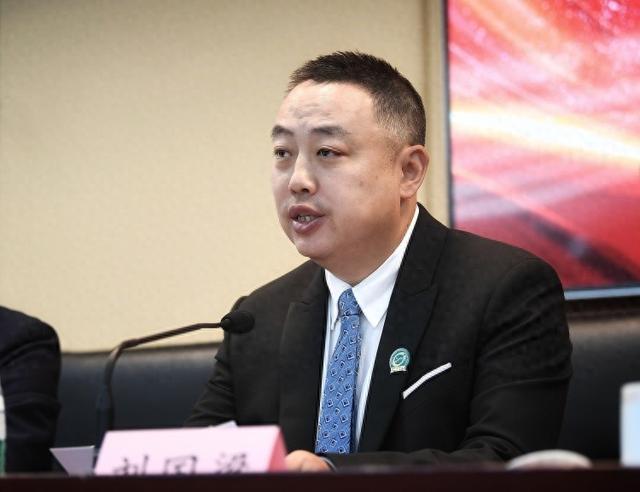 【#刘国梁参加国际乒联会议#，刘诗雯、金克霍尔向国际乒联汇报工作】据新华网报道，