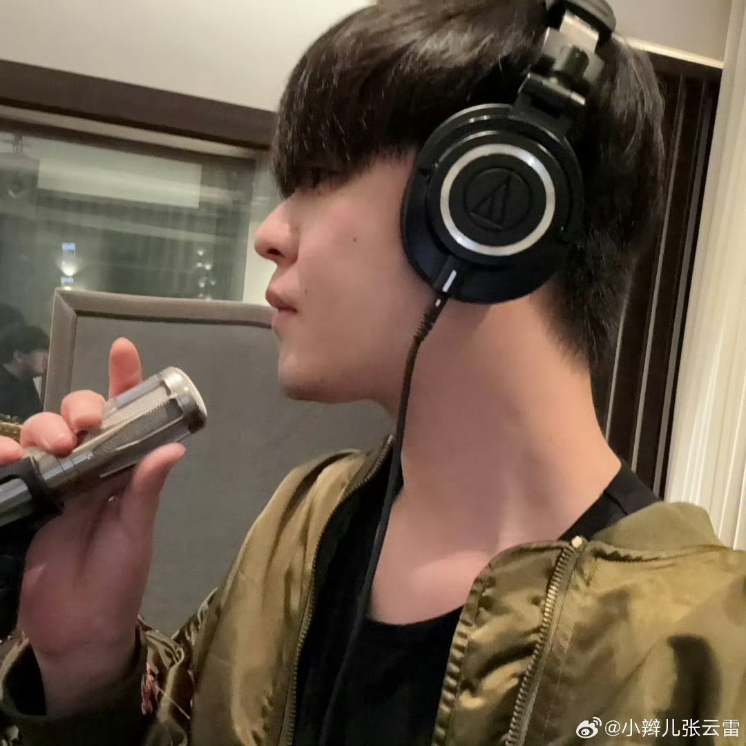 最后一个夏夜-张云雷 最后一个夏夜我的点评：张云雷歌曲最后一个夏夜巅峰潮流榜超会