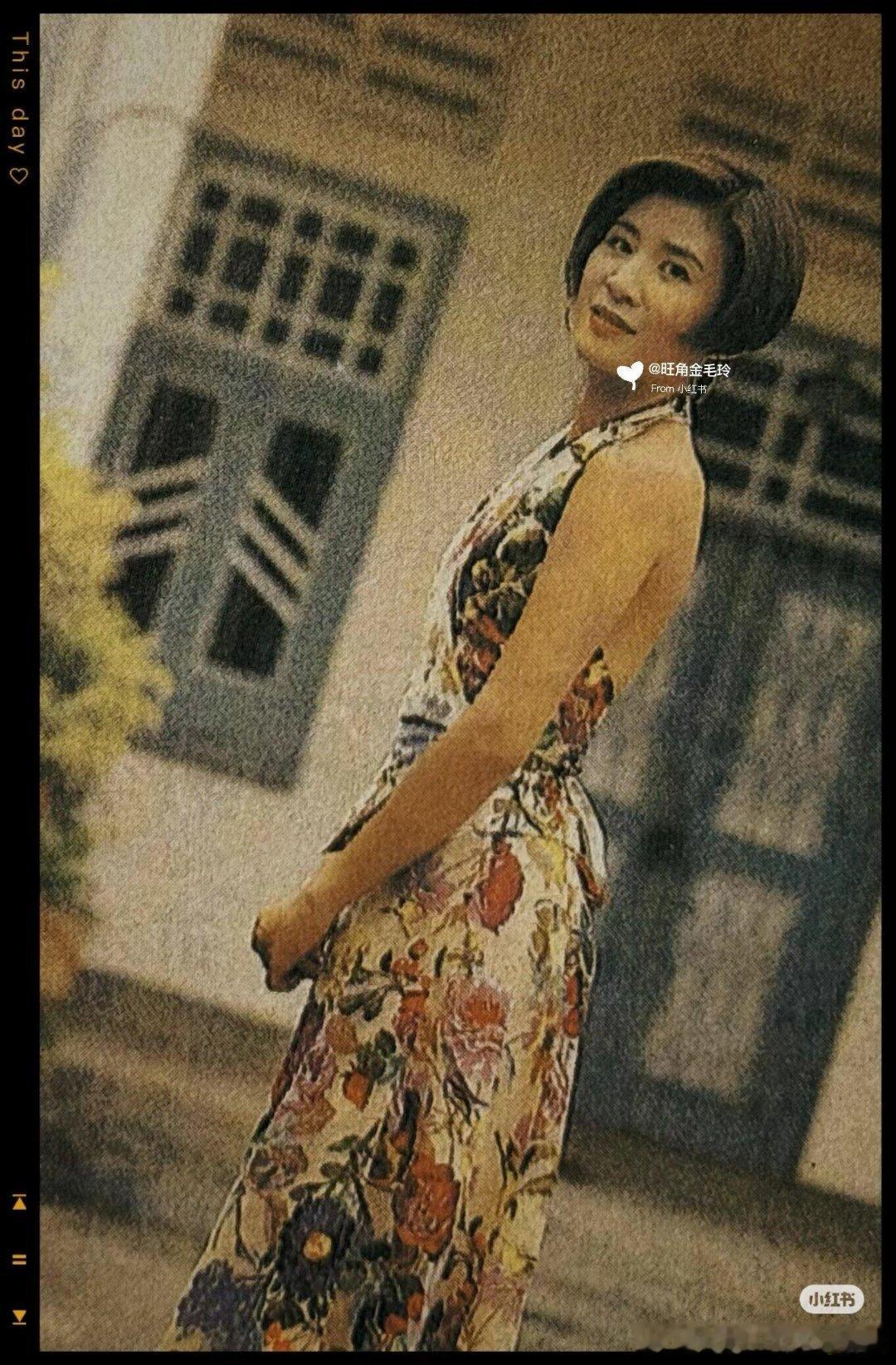 吴君如[超话]吴君如眼神就没离开邓为邓为说录完就去横店拍古装，吴君如一连串的哇，