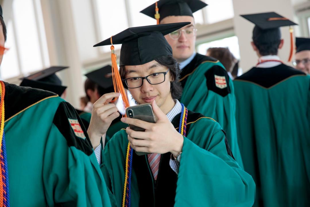 何愷明MIT兩名新弟子曝光：首次有女生入組，另一位是FNO發明者