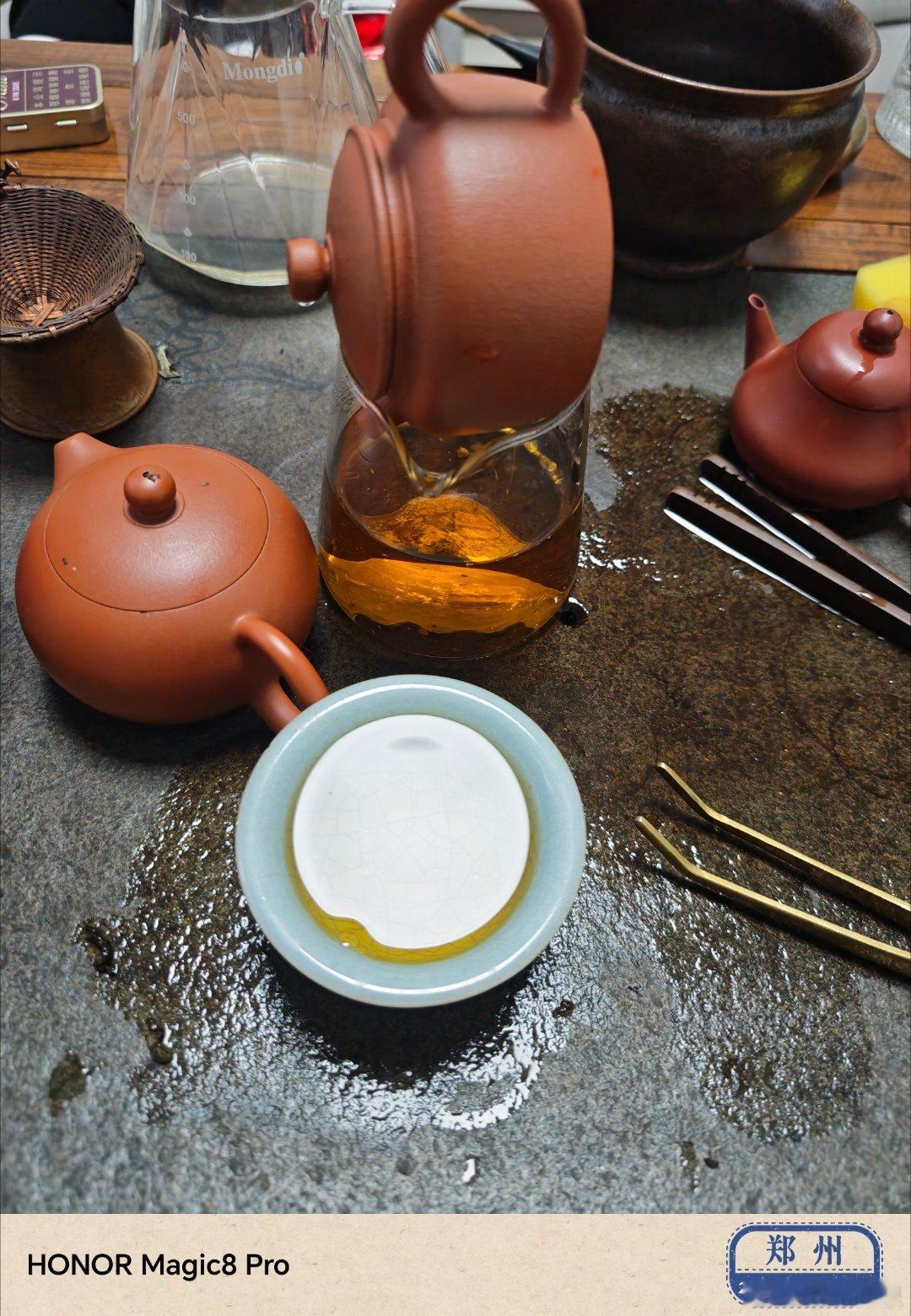 用完各种盖碗，最后还是喜欢用茶壶泡茶，不容易烫手…… 