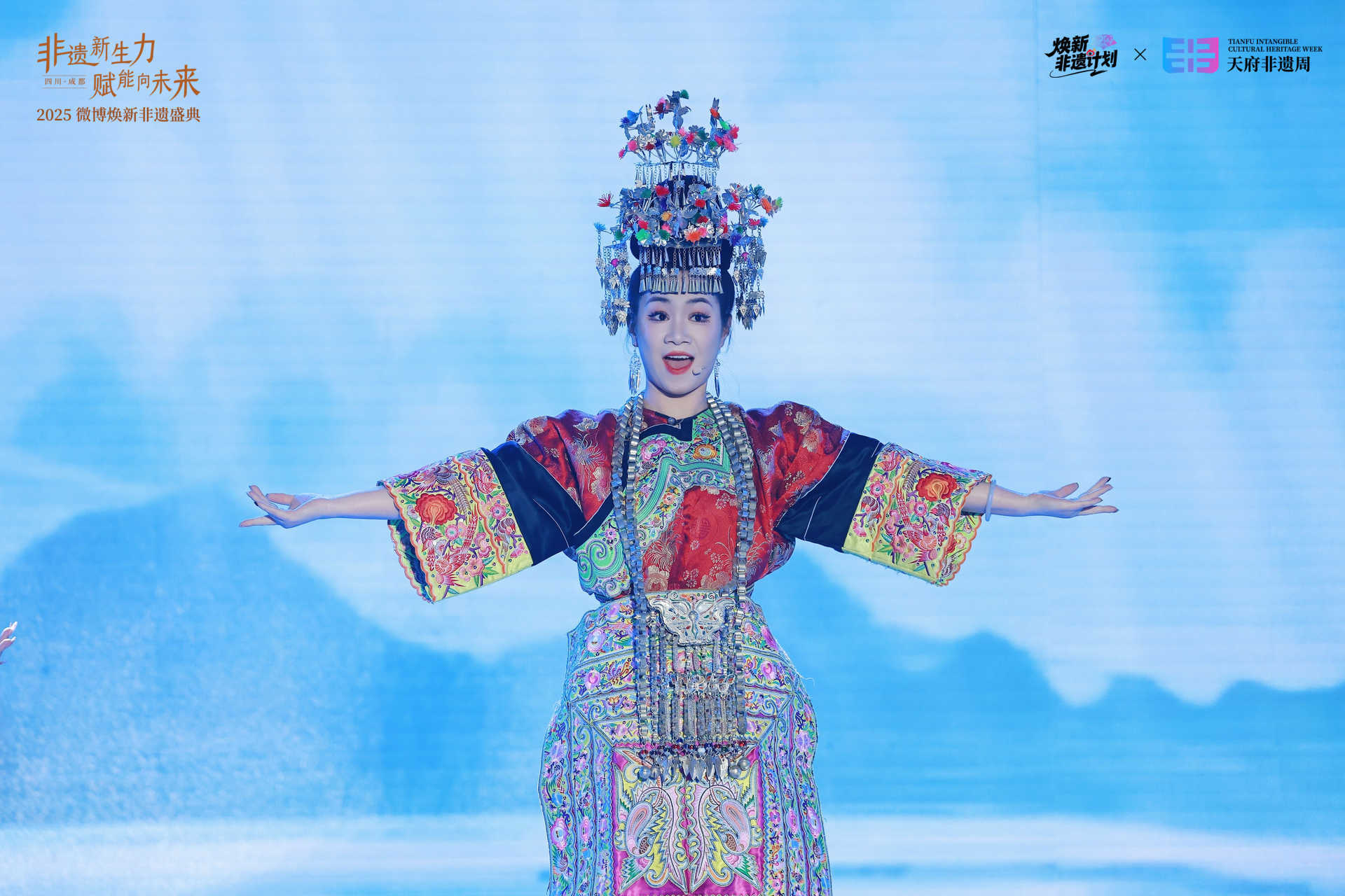 微博焕新非遗盛典年终又被哪吒2侗族大歌配乐震撼到了侗族大歌搭配哪吒2宝莲盛开那段