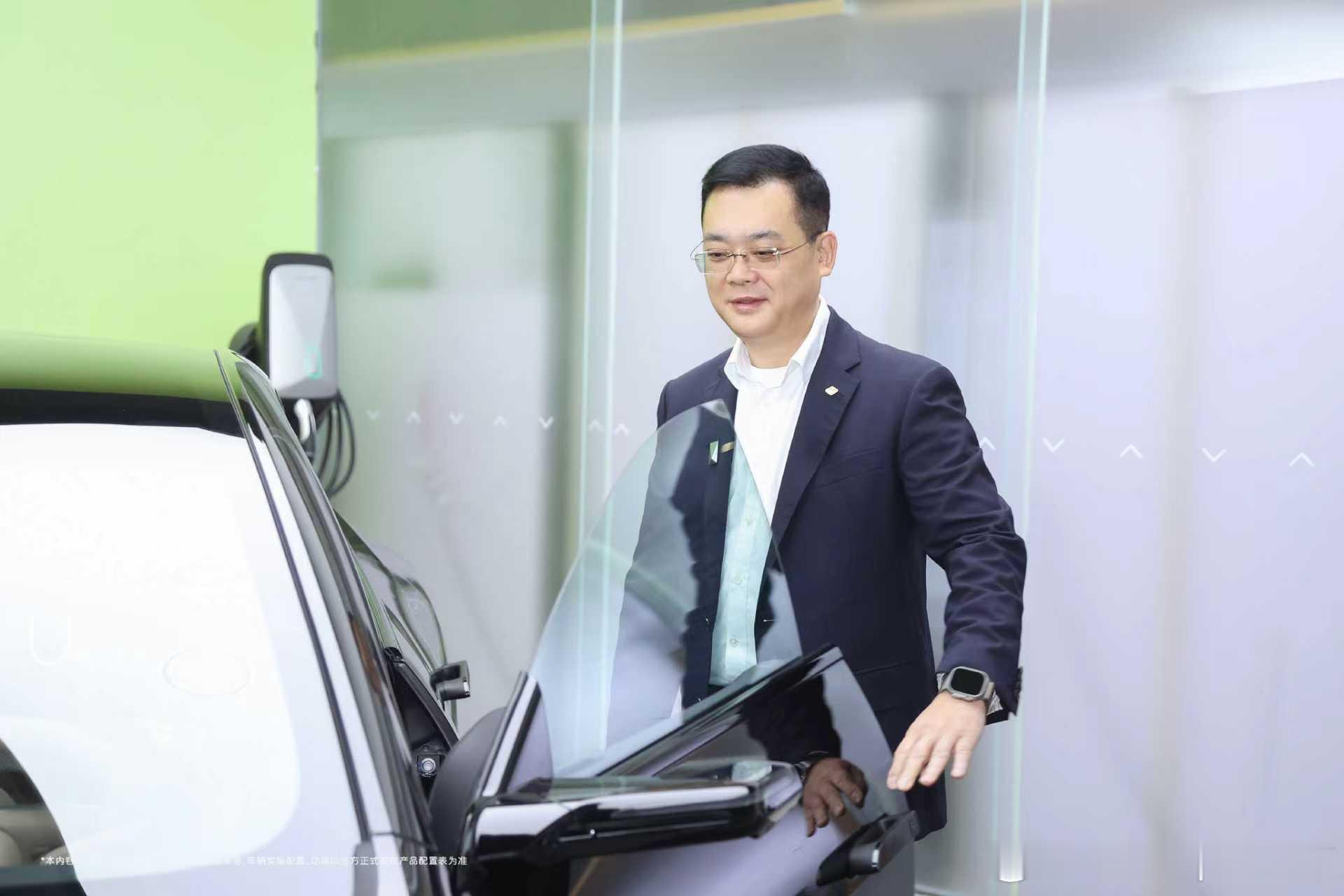 恭喜曹晖先生成为阿维塔12车主与21万+塔友们一起体验、探索、创造车生活的无限可