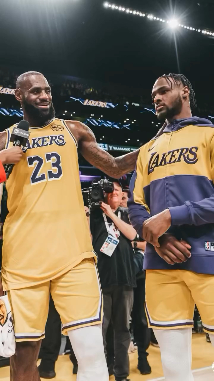 nba历史首次父子对决 NBA在今日也是正式公布了下个赛季的征程 其中湖人7年来