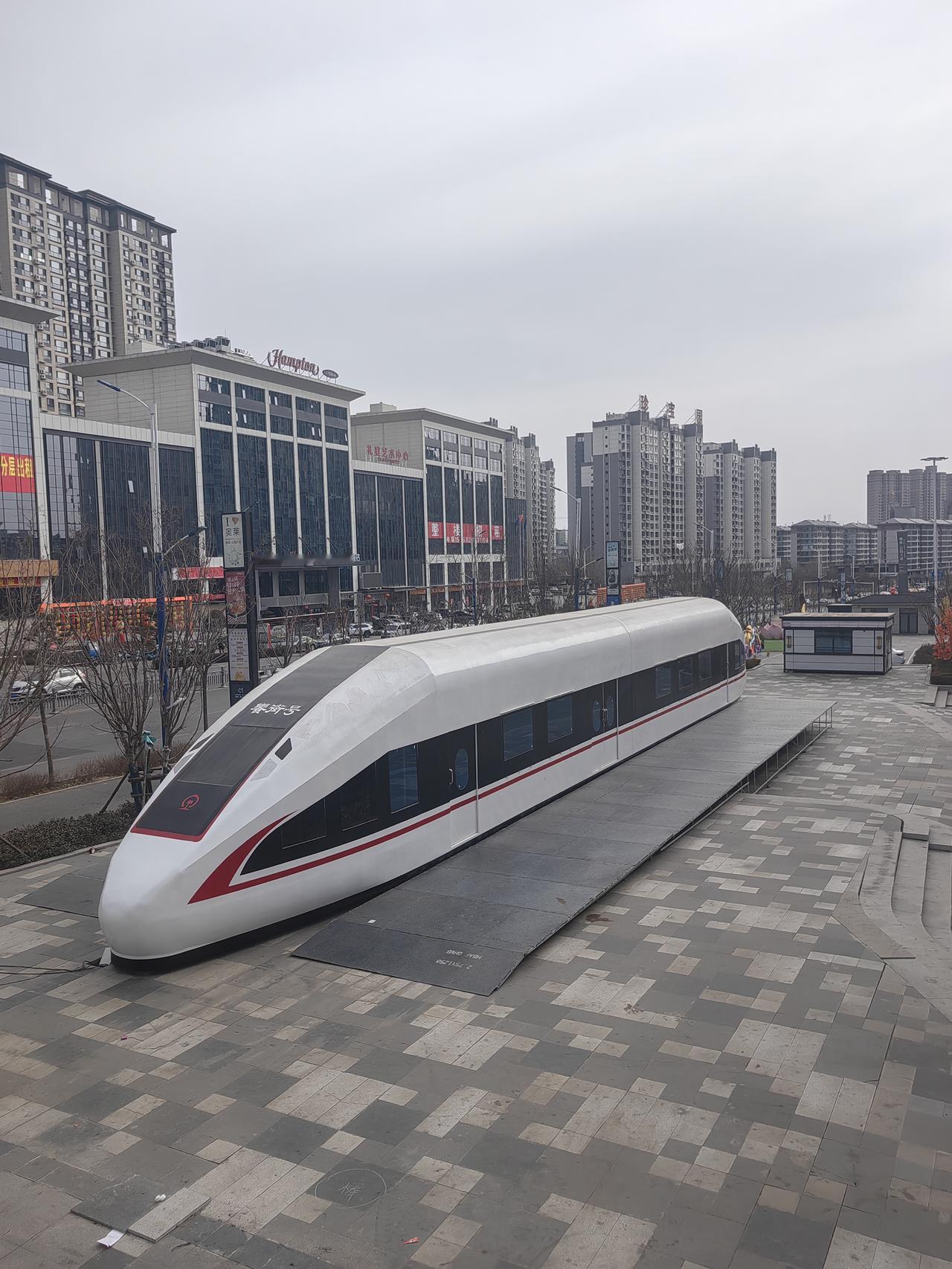 阳泉北站离市区远出行咋解决阳泉东站到丰台站的动车，实际上是绕道石家庄北上，走了一