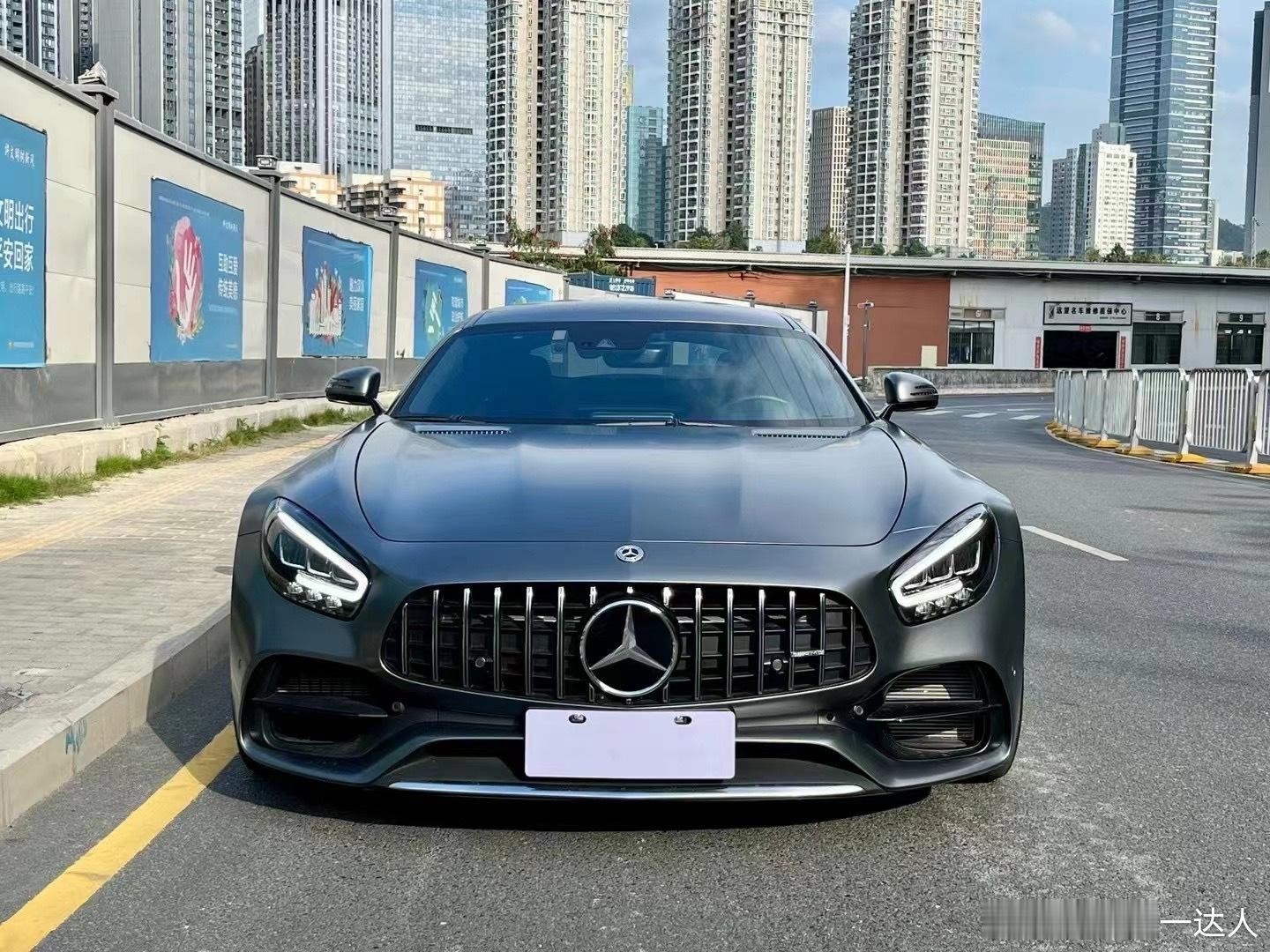 梅赛德斯 奔驰 AMG GT ，真好看。 ​​​