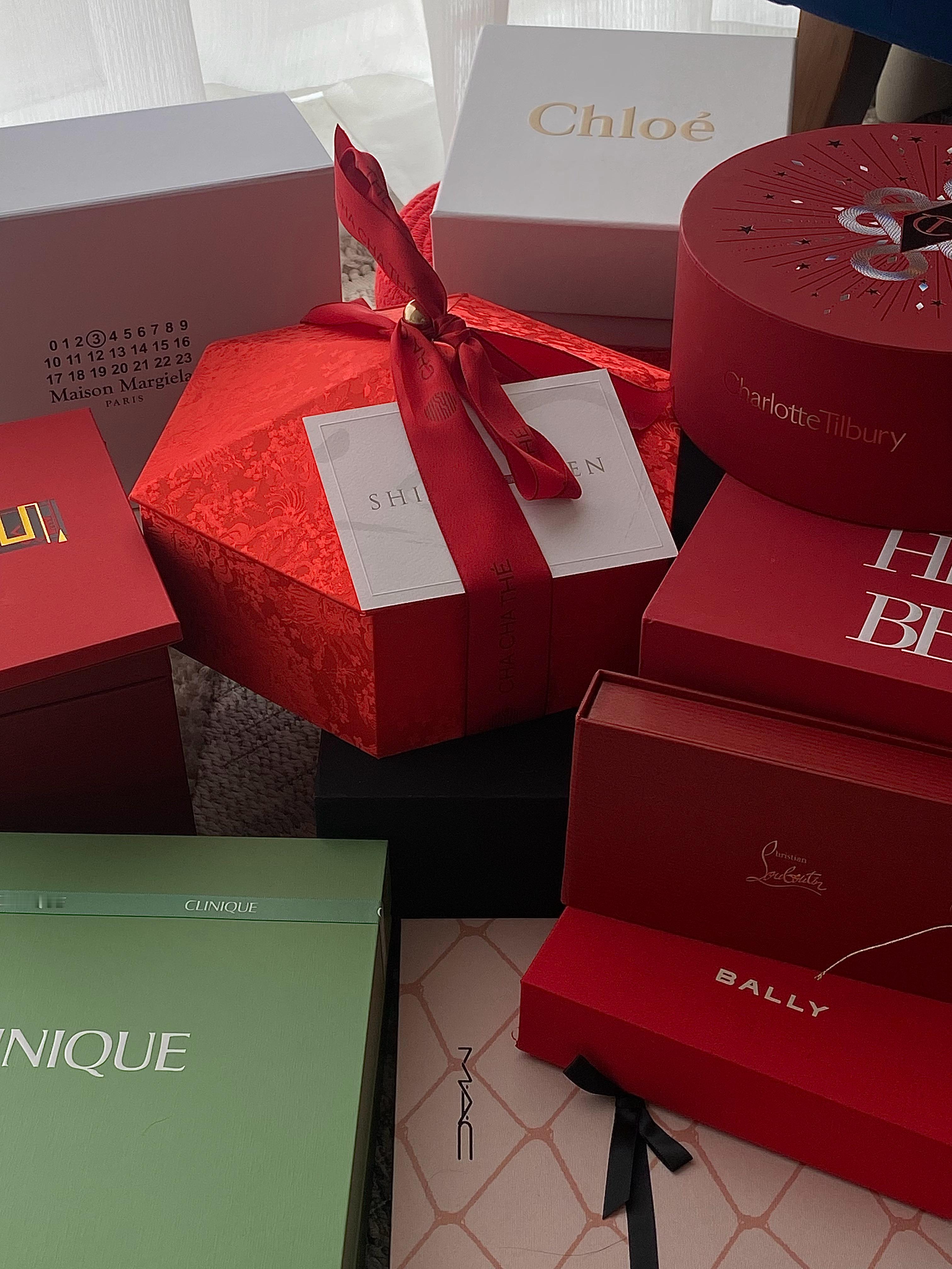 是谁又双叒拍开箱了！！！过年给你们的🎁已安排🫡 