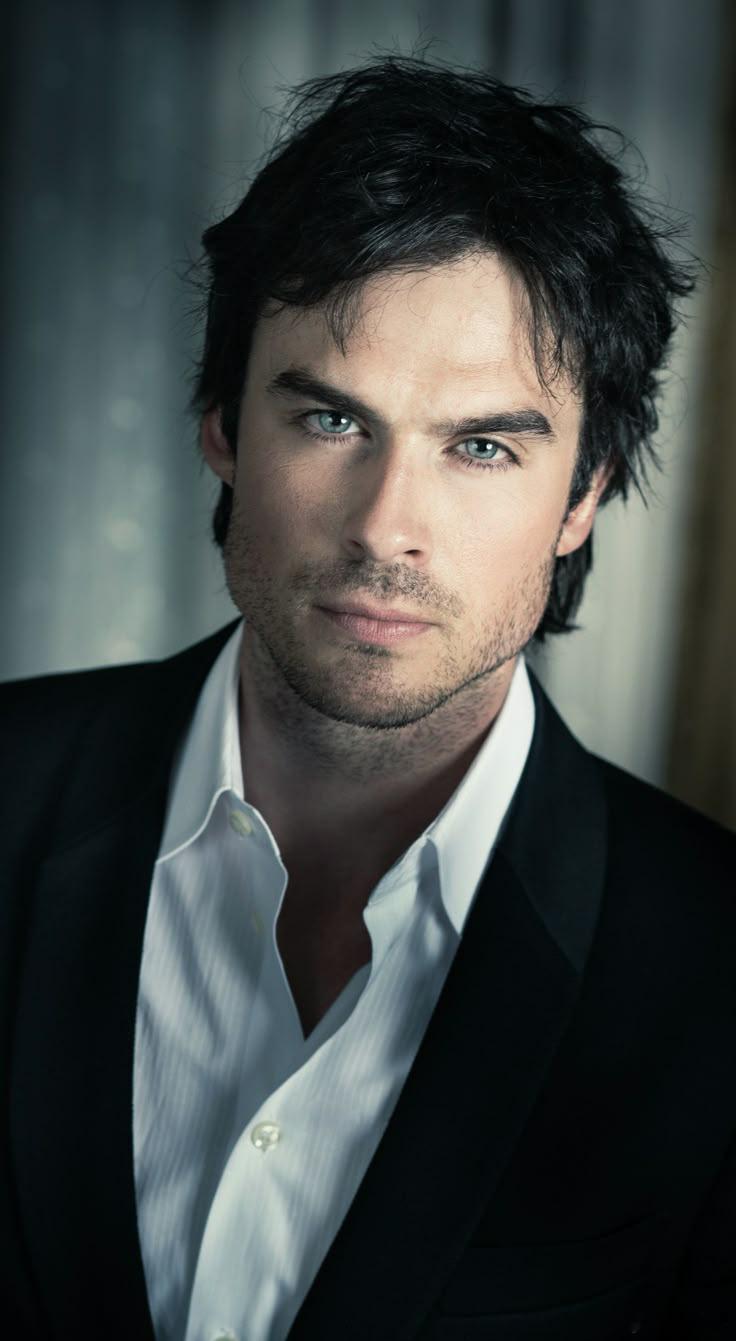 吸血鬼日记男主退圈后负债千万美元！近日，《吸血鬼日记》《迷失》昔日人气男星伊恩I
