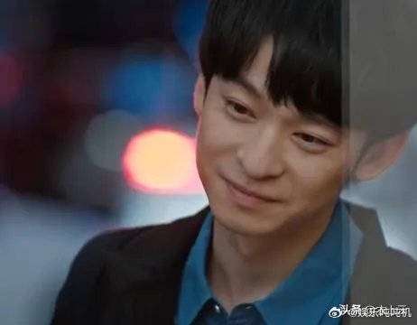 《蛮好的人生》董子健跟谁都不配，跟谁也不搭呀！他的个头和形象，无论跟女主还是女配