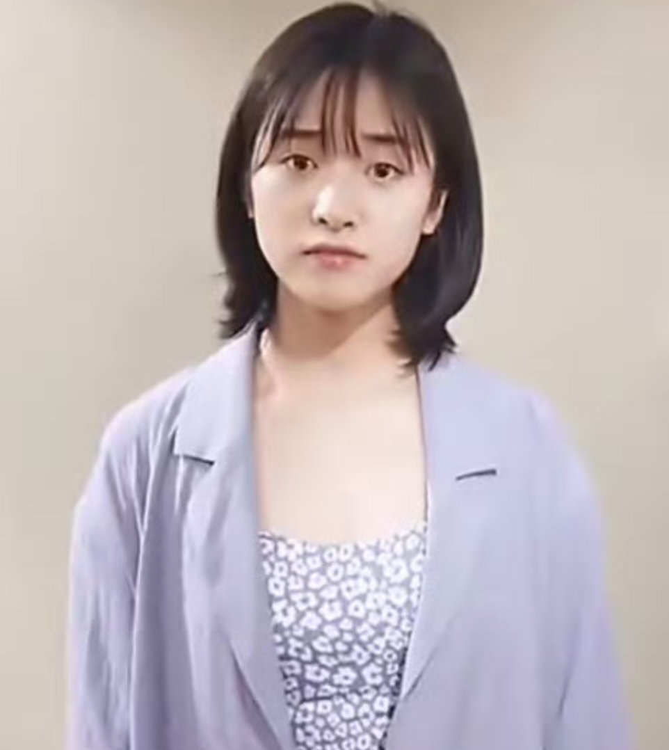 我的妈啊在哪个县城老年服装批发市场买的衣服造型师行不行了