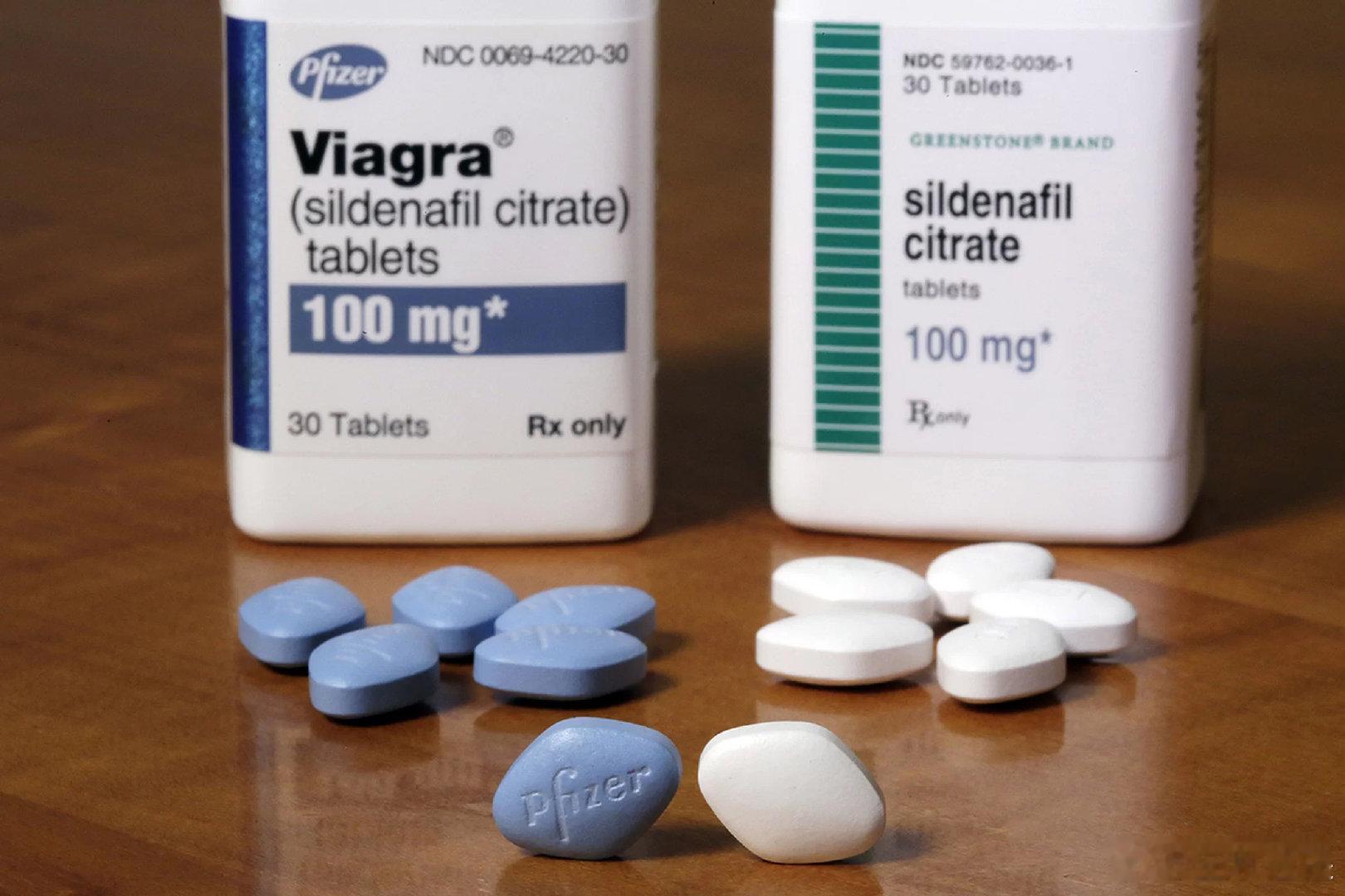 白色的伟哥：逼急了我自己仿制自己当辉瑞公司的伟哥初问世时，那蓝色的造型，让它迅速