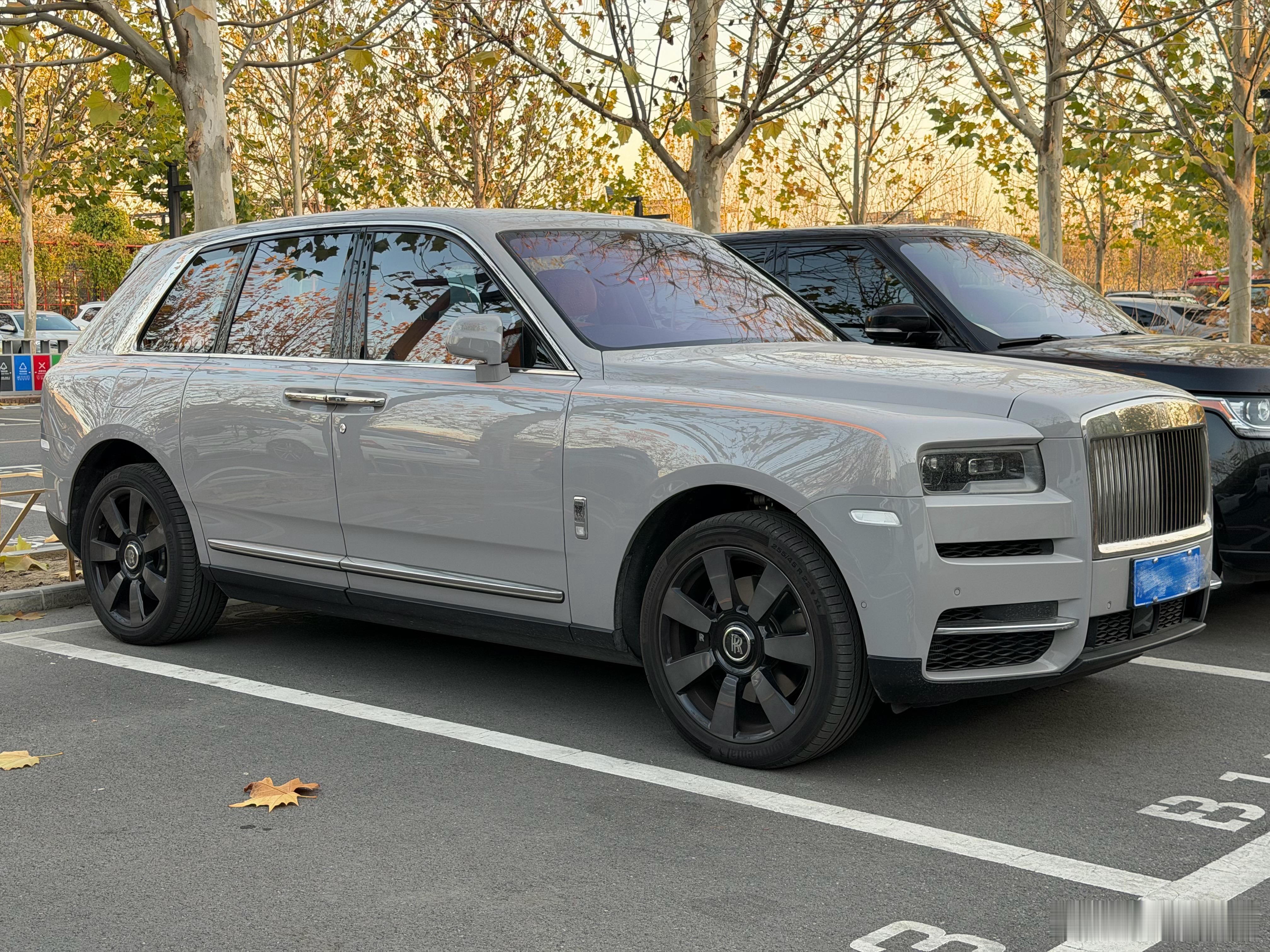 不夸张地说我们公司园区几乎每天都能见到大劳有时候甚至三四台一起出现悲观的同事：这