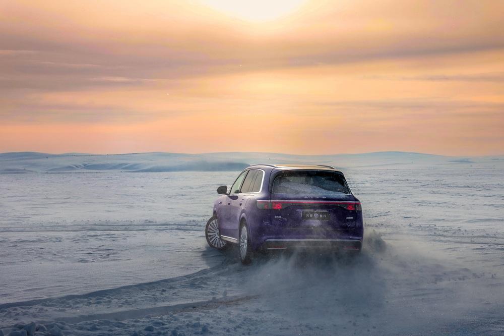 问界M8极寒冬测！把安全的标签坐实了
极寒天气+冰雪路面，向来是检验车辆综合实力