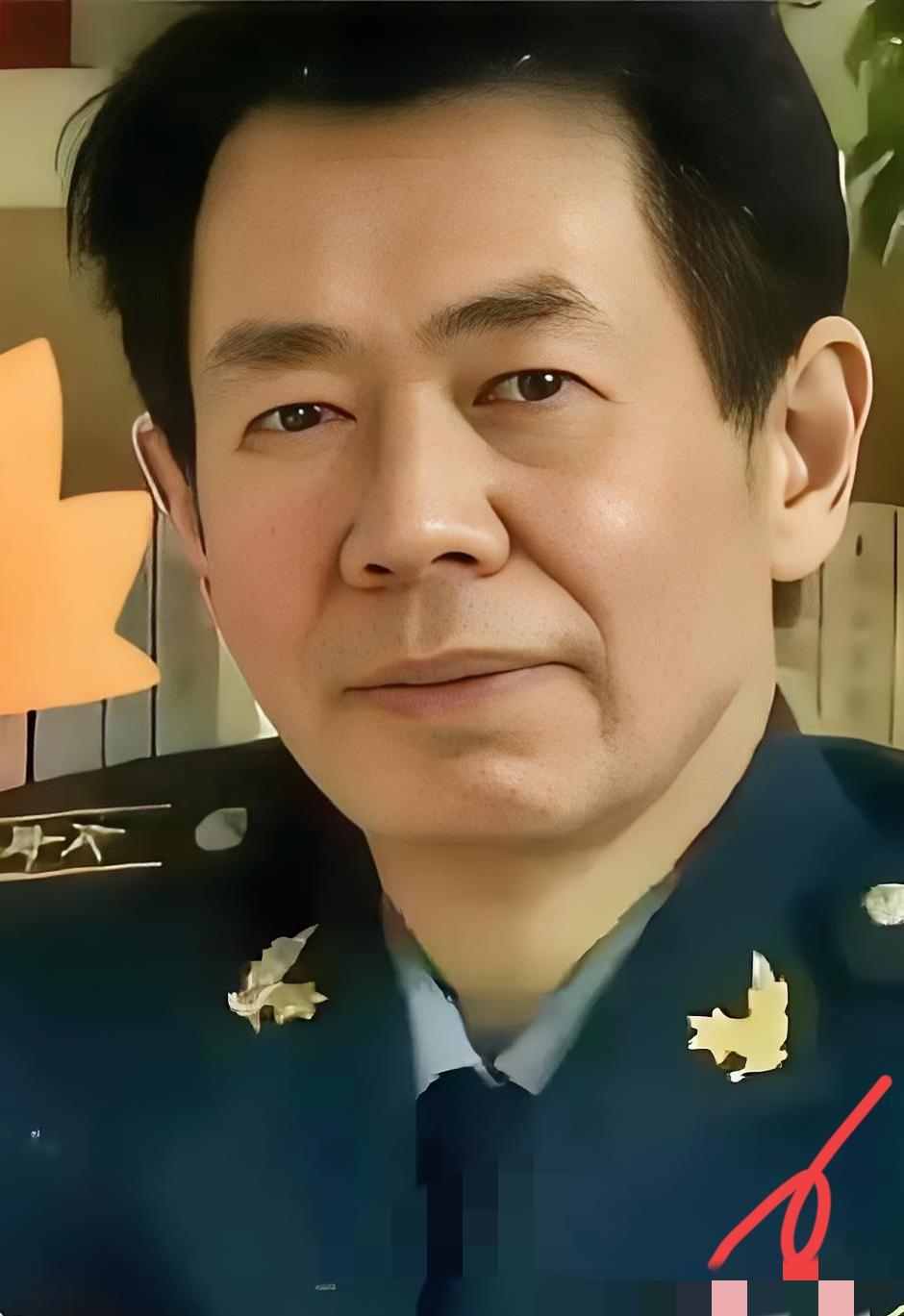 这两天刷手机，看那一帮人围攻戴旭大校，真是给我气乐了。
​我就纳闷了，穿军装的不